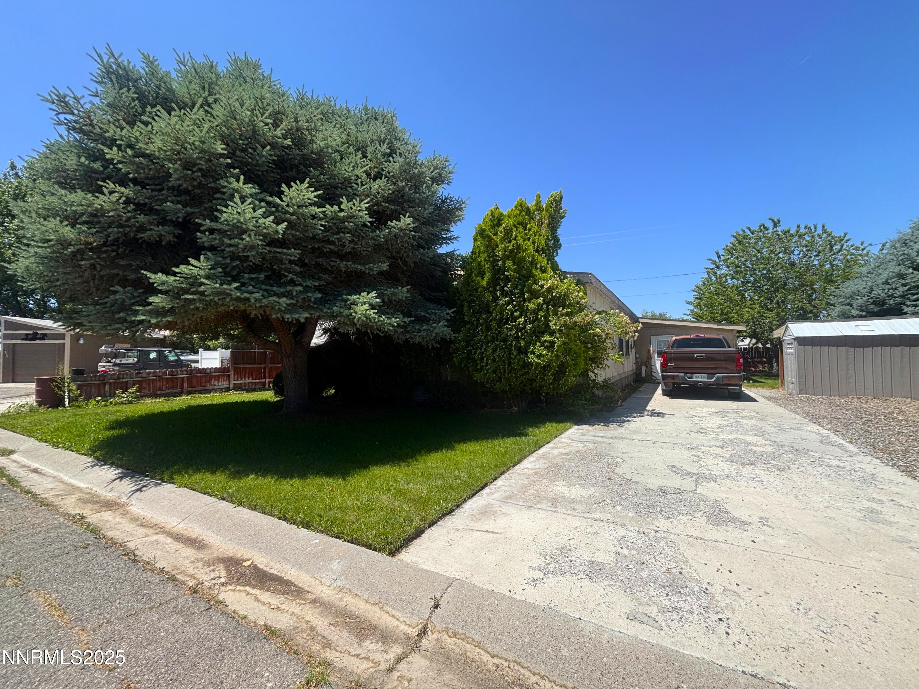 218 & 220 Middlegate Drive Property Photo 3