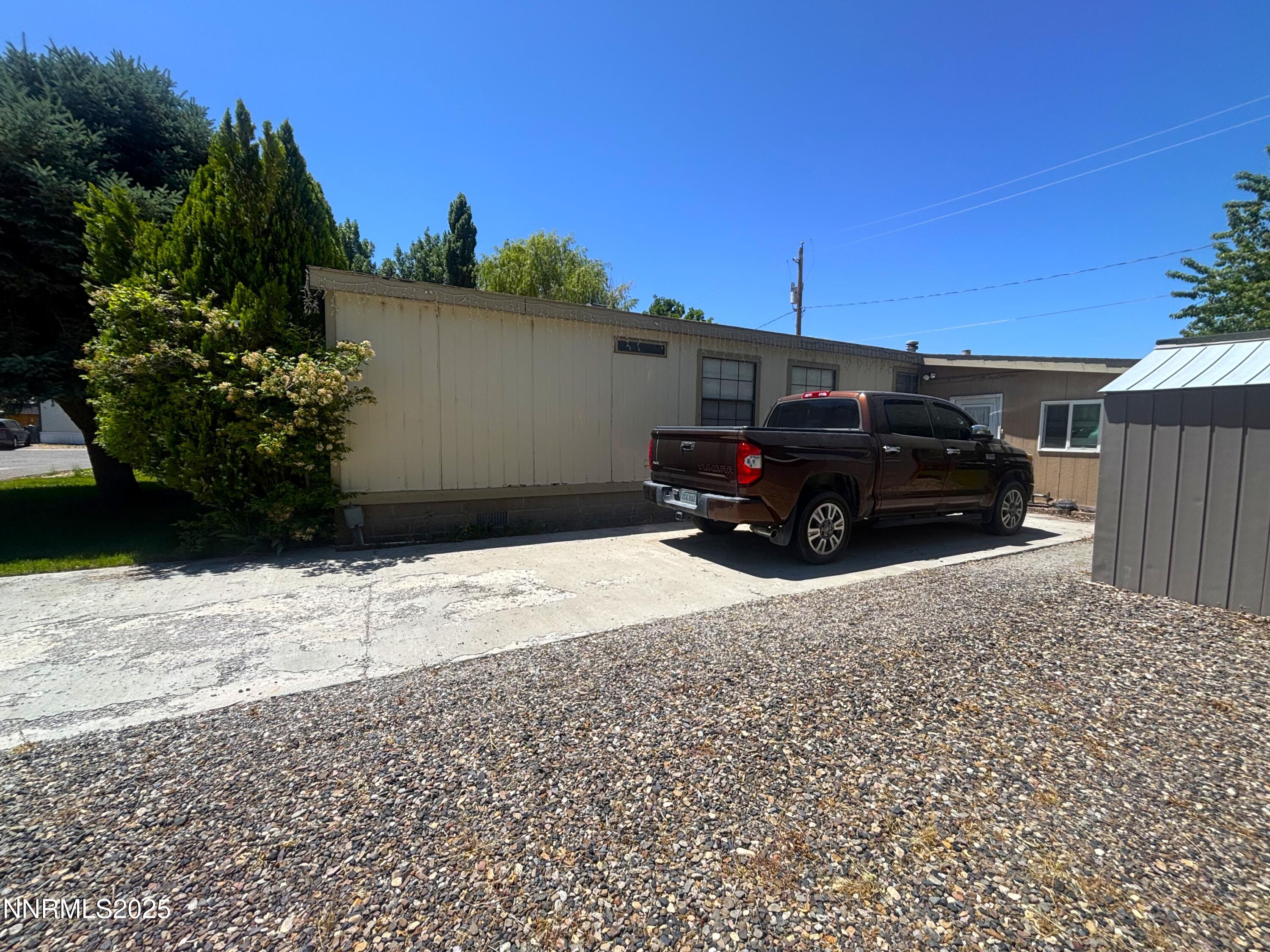 218 & 220 Middlegate Drive Property Photo 4