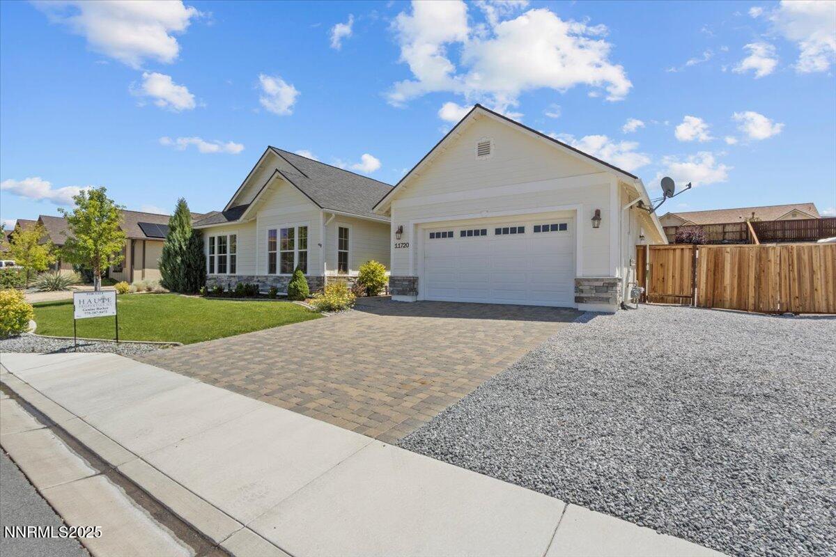 11720 Valley Crest Drive Property Photo 3