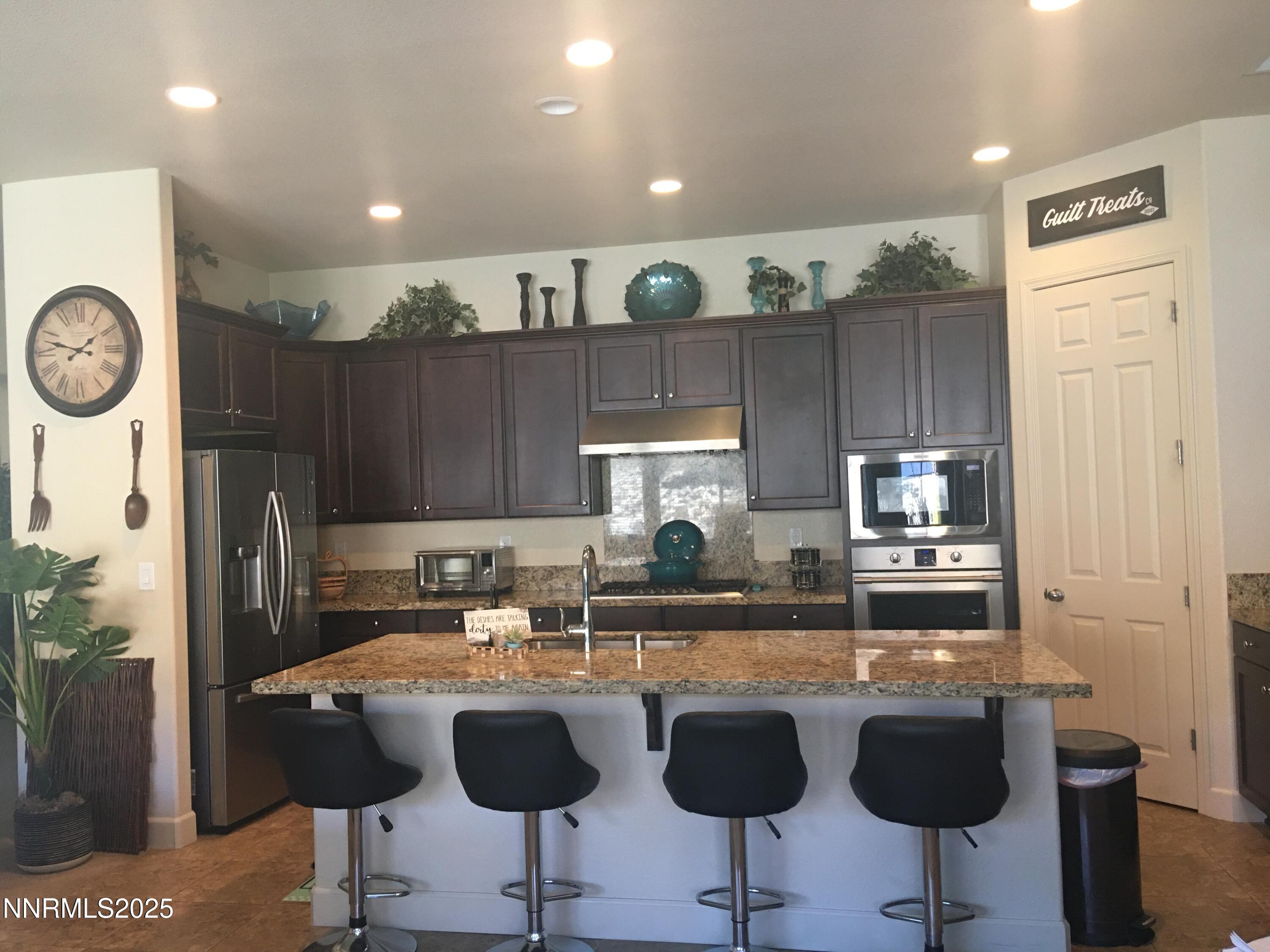 11720 Valley Crest Drive Property Photo 11