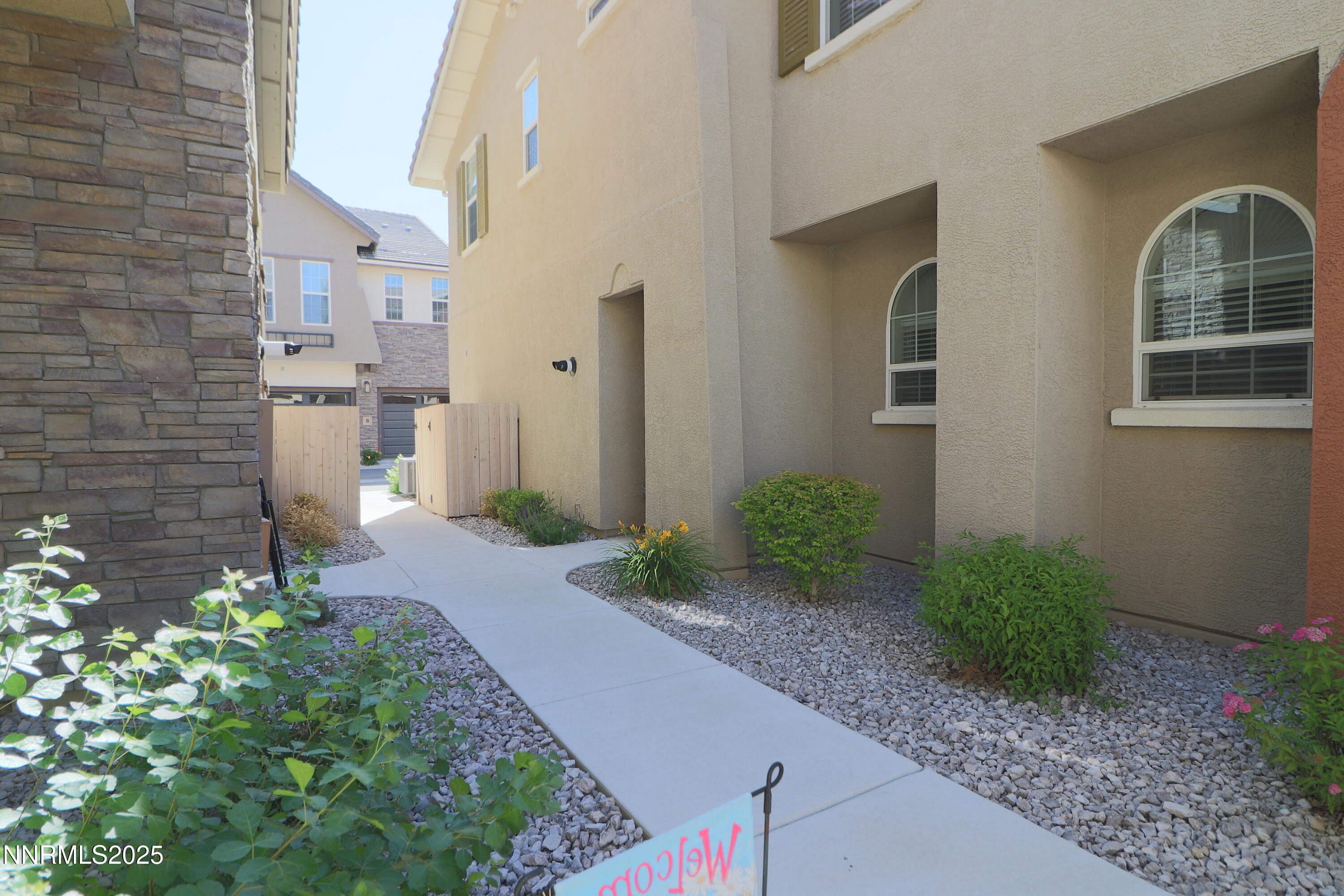 1860 Sea Horse Road Property Photo 3