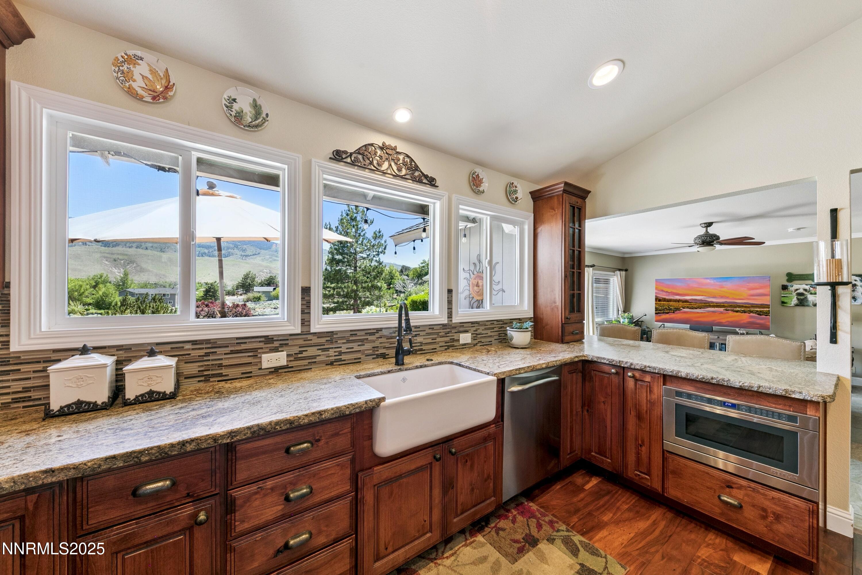 545 Mogul Mountain Drive Property Photo 10
