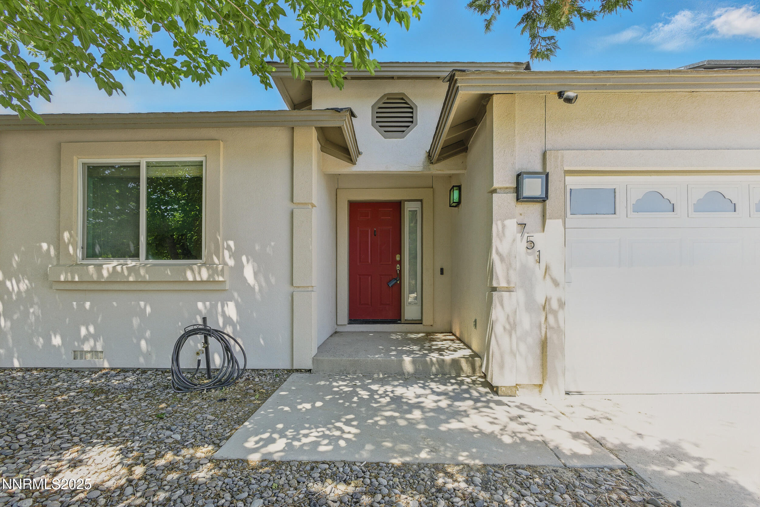 751 Divot Drive Property Photo 1