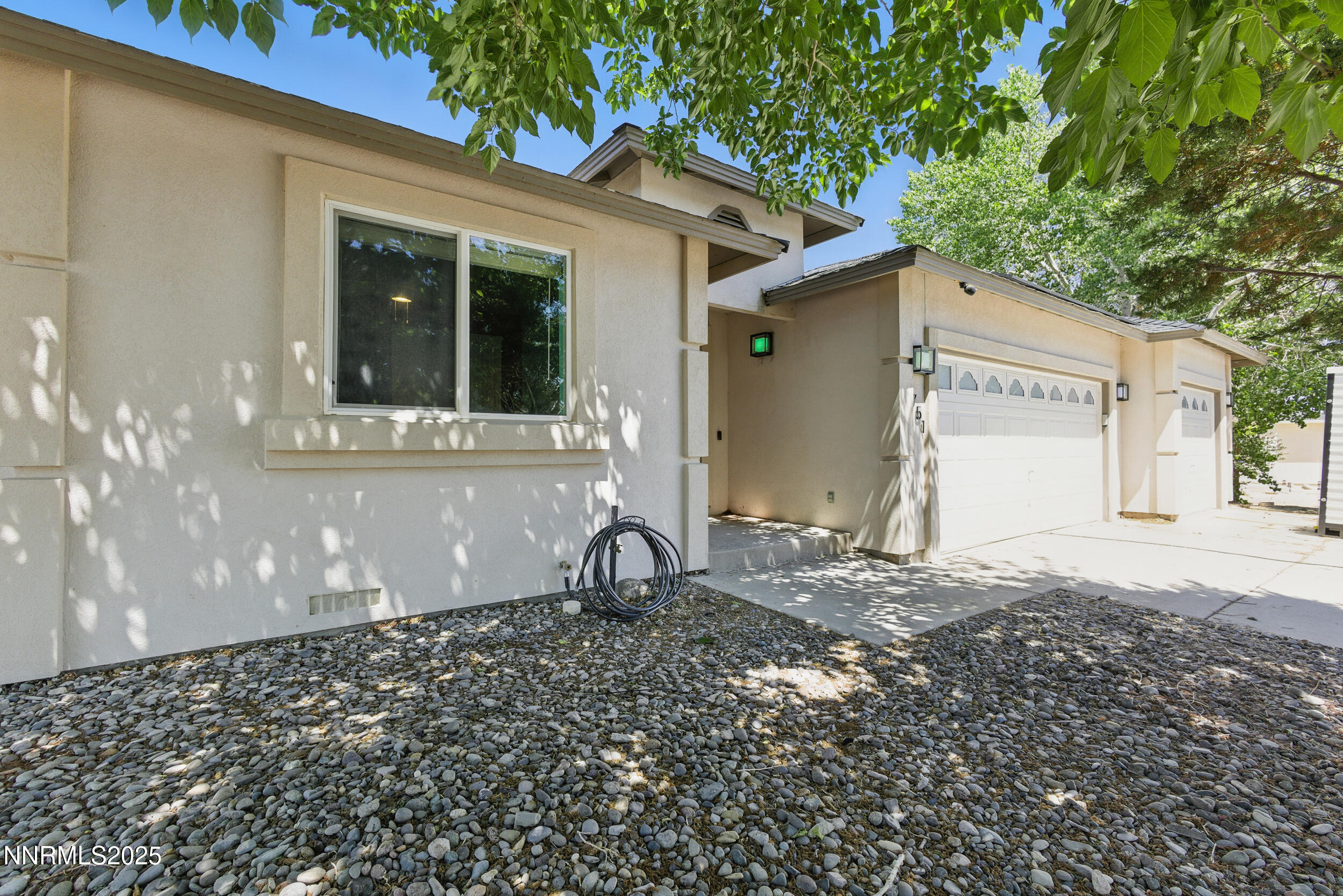 751 Divot Drive Property Photo 2