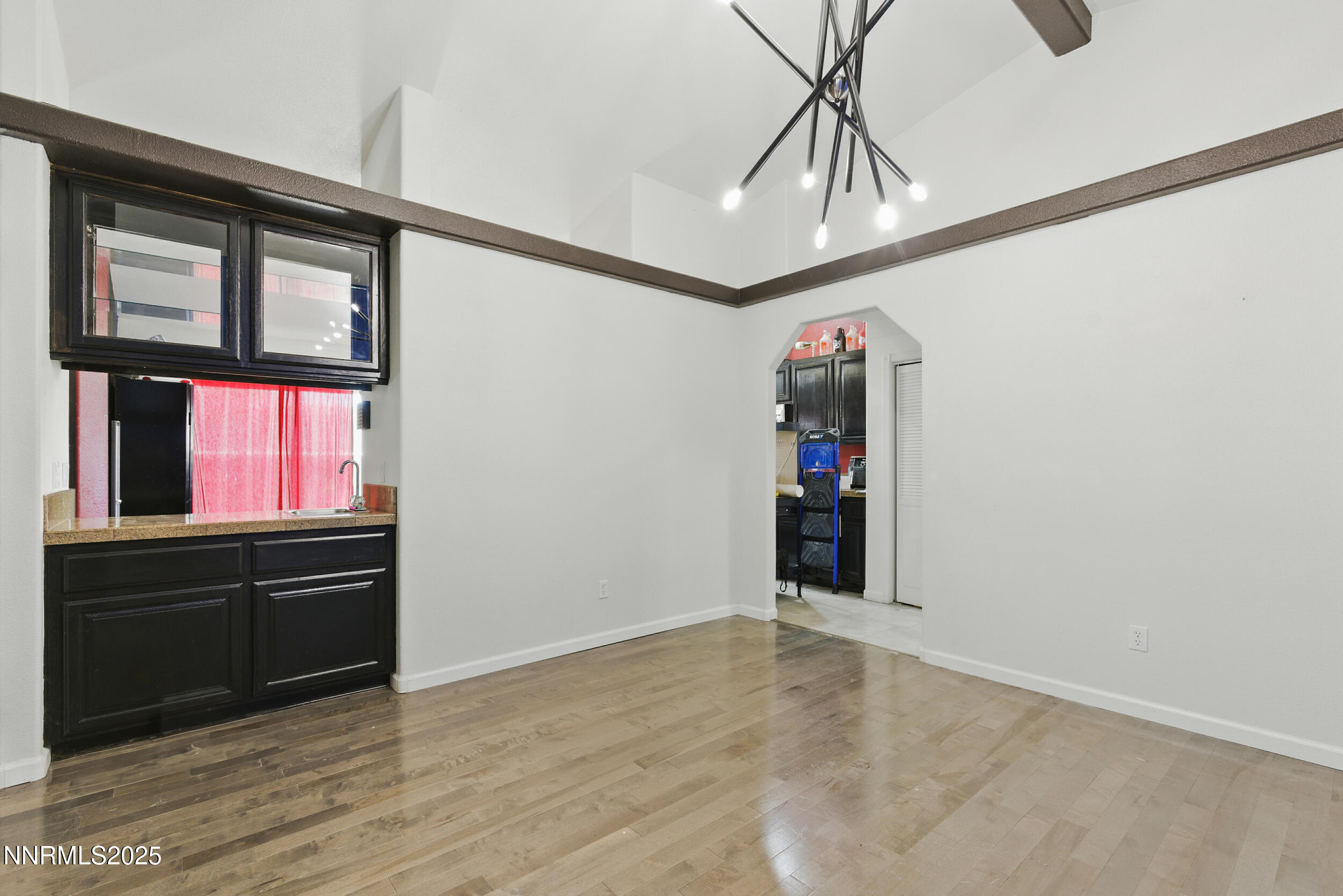 751 Divot Drive Property Photo 12