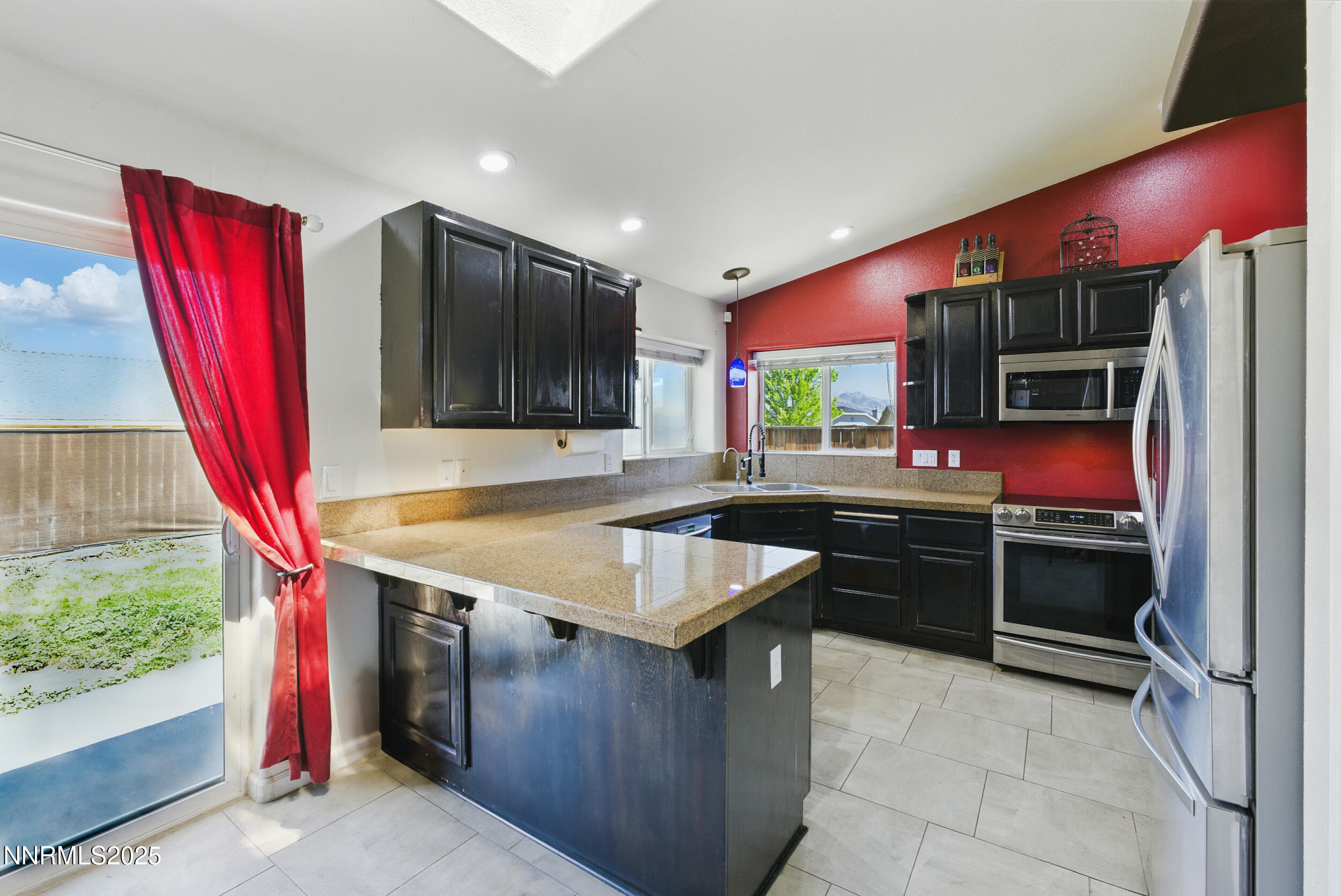 751 Divot Drive Property Photo 13