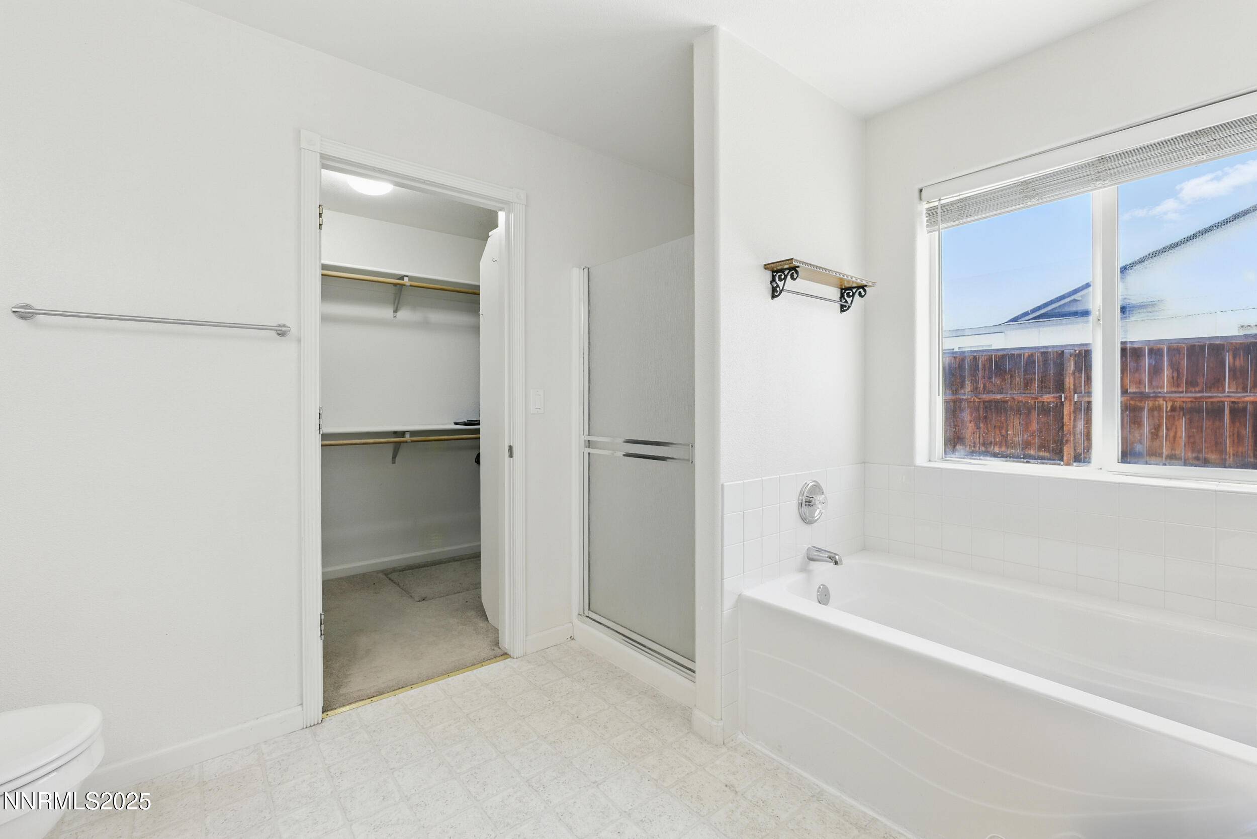 751 Divot Drive Property Photo 18