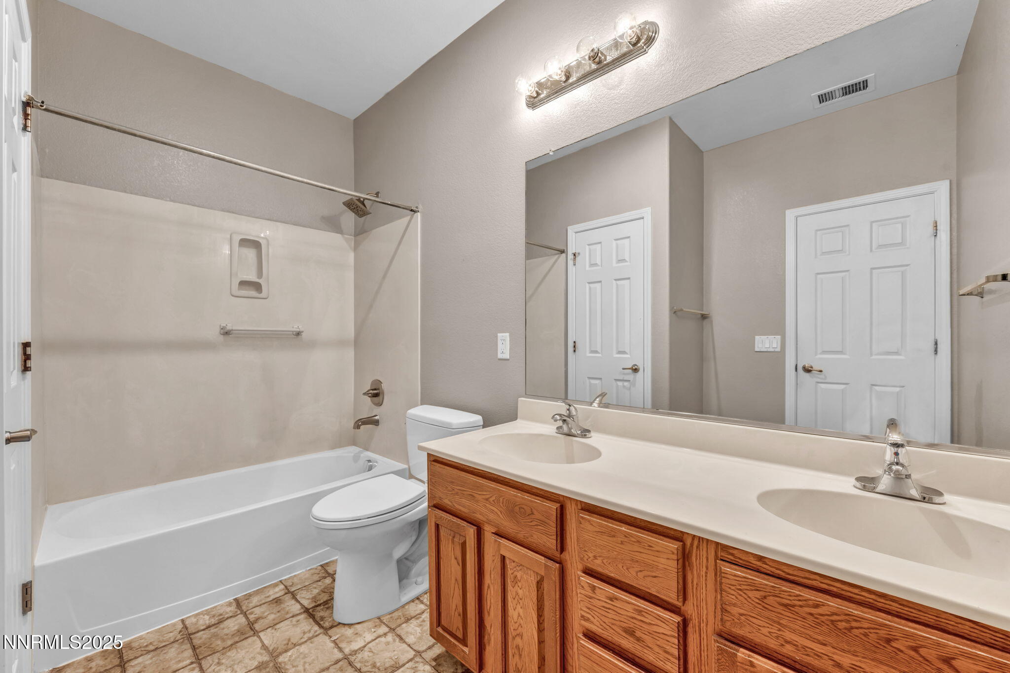 405 Sondrio Court Property Photo 33