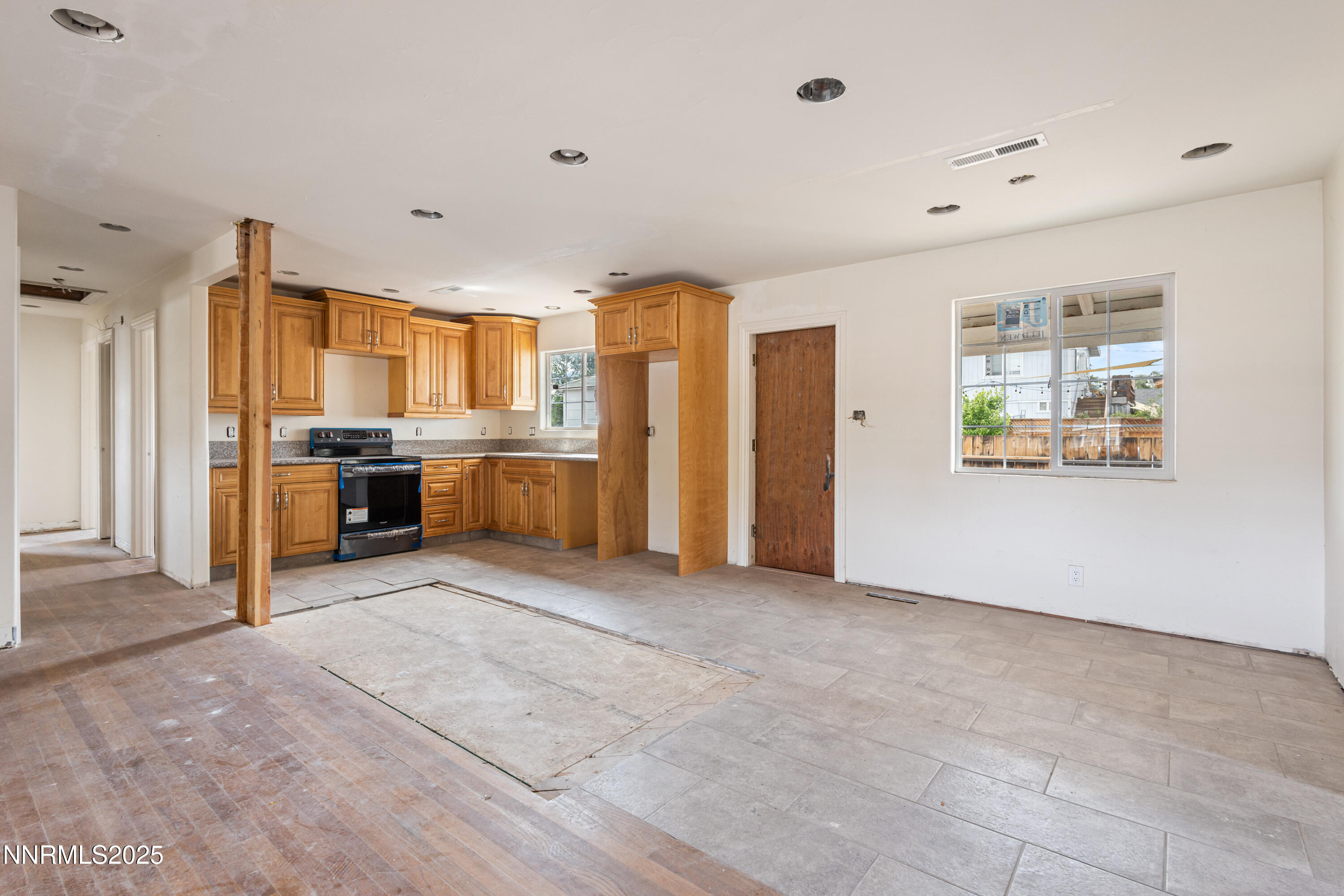 1145 Kirman Avenue Property Photo 6