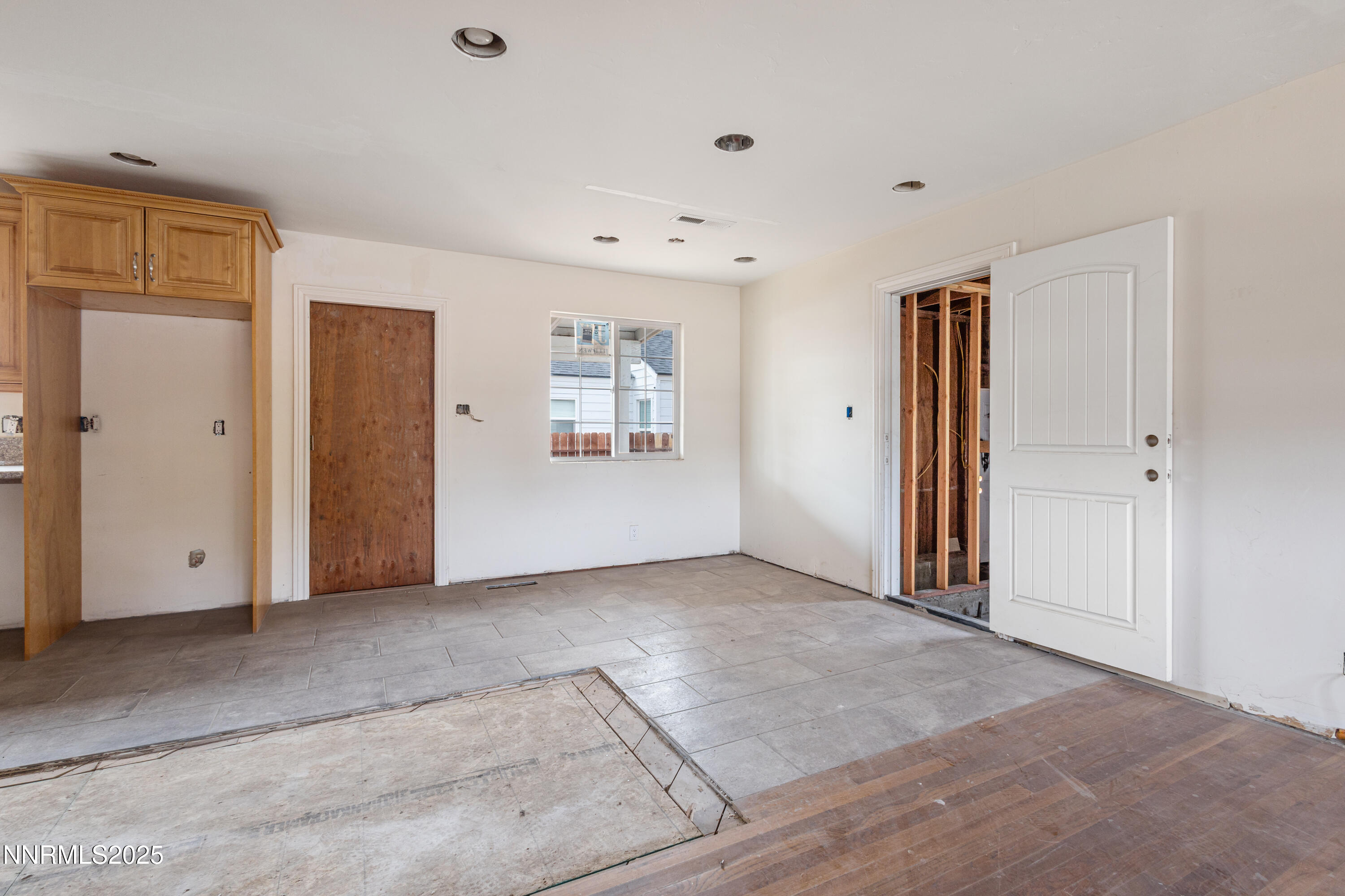 1145 Kirman Avenue Property Photo 7