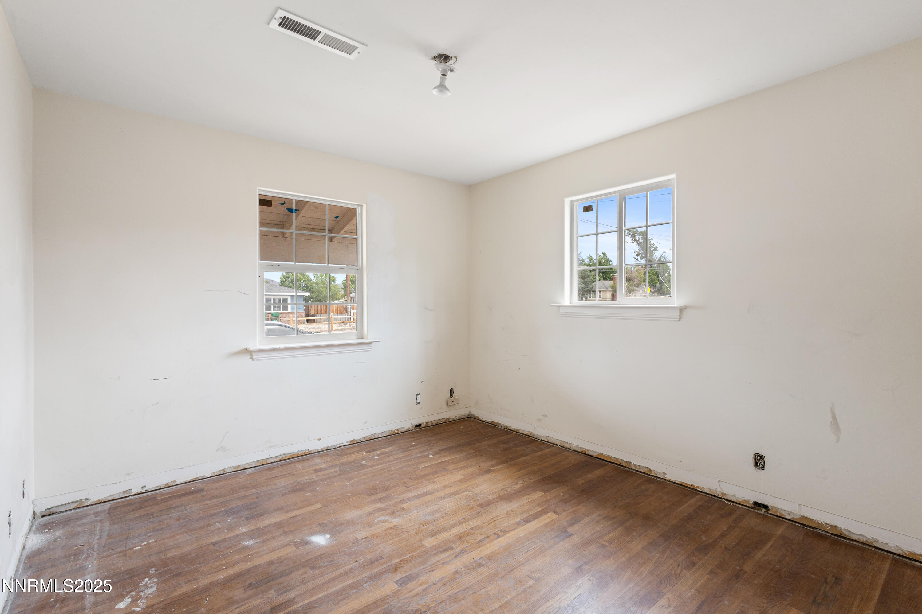 1145 Kirman Avenue Property Photo 11