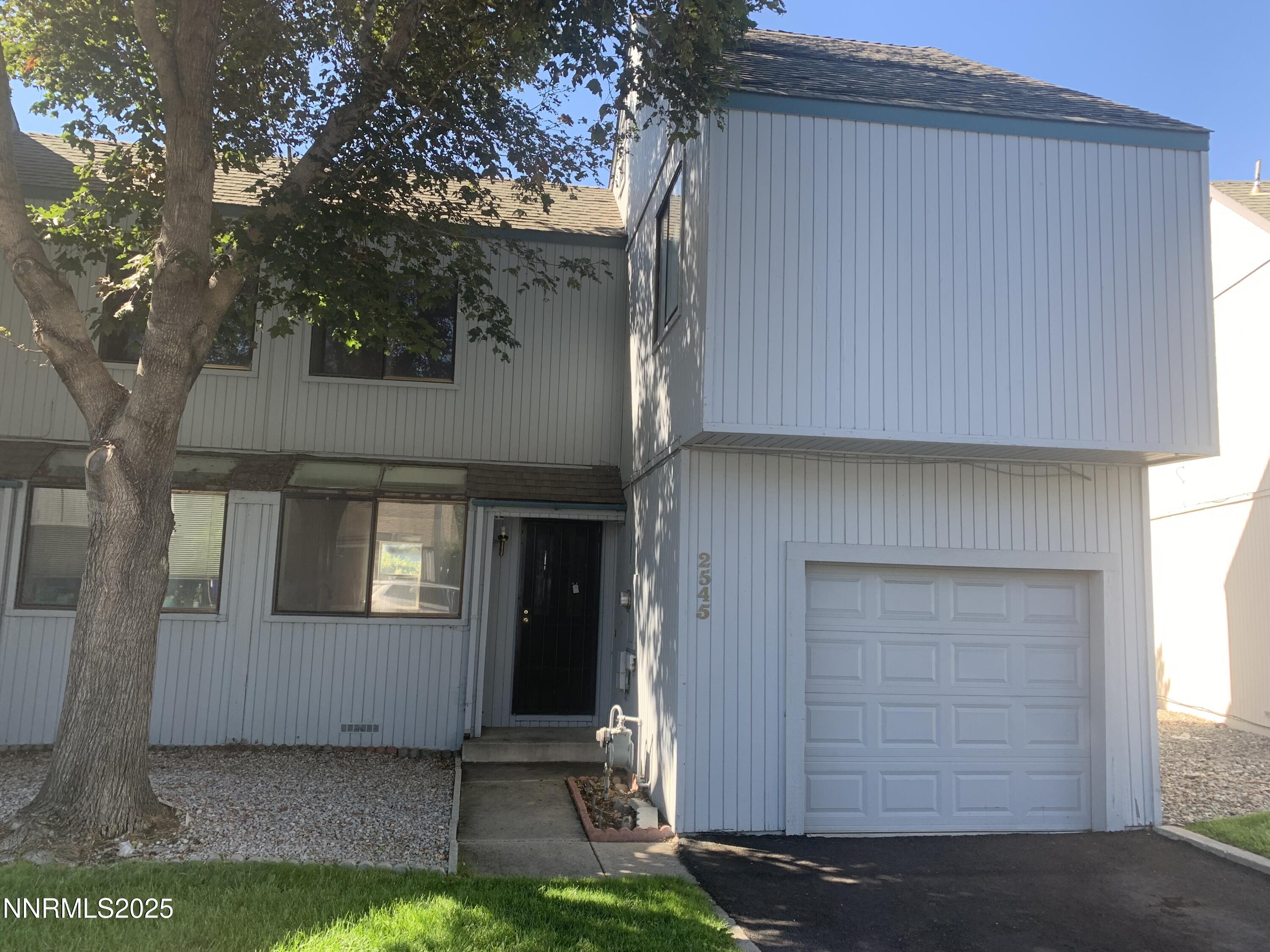 2545 Garfield Drive Property Photo 1