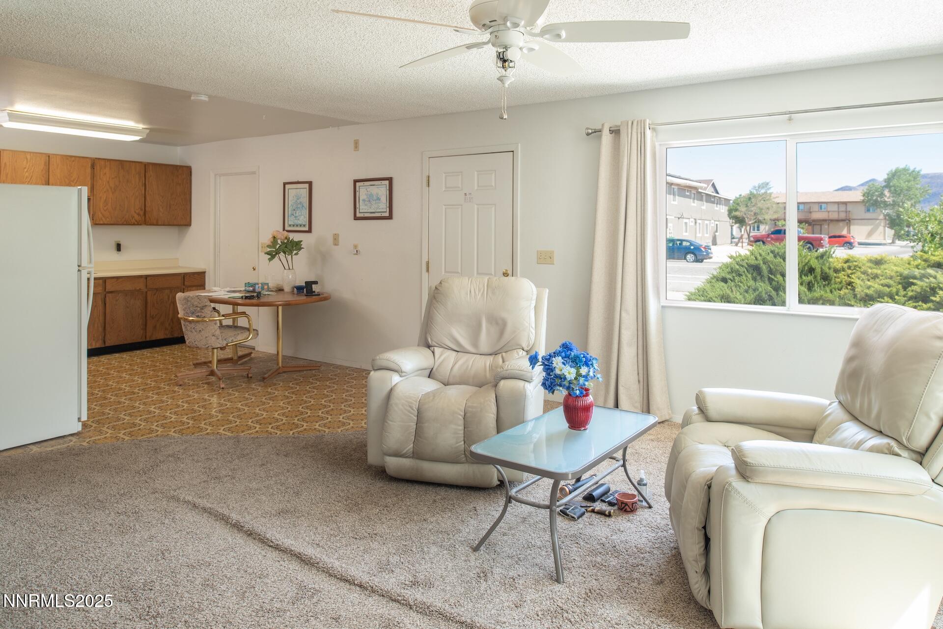 1241 W Newlands Drive Property Photo 6
