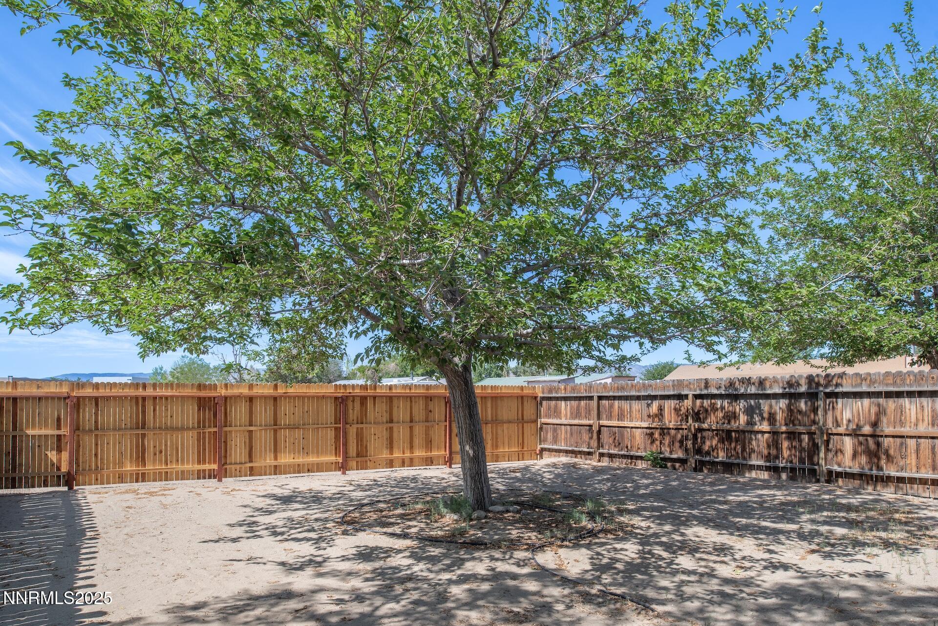 1241 W Newlands Drive Property Photo 14