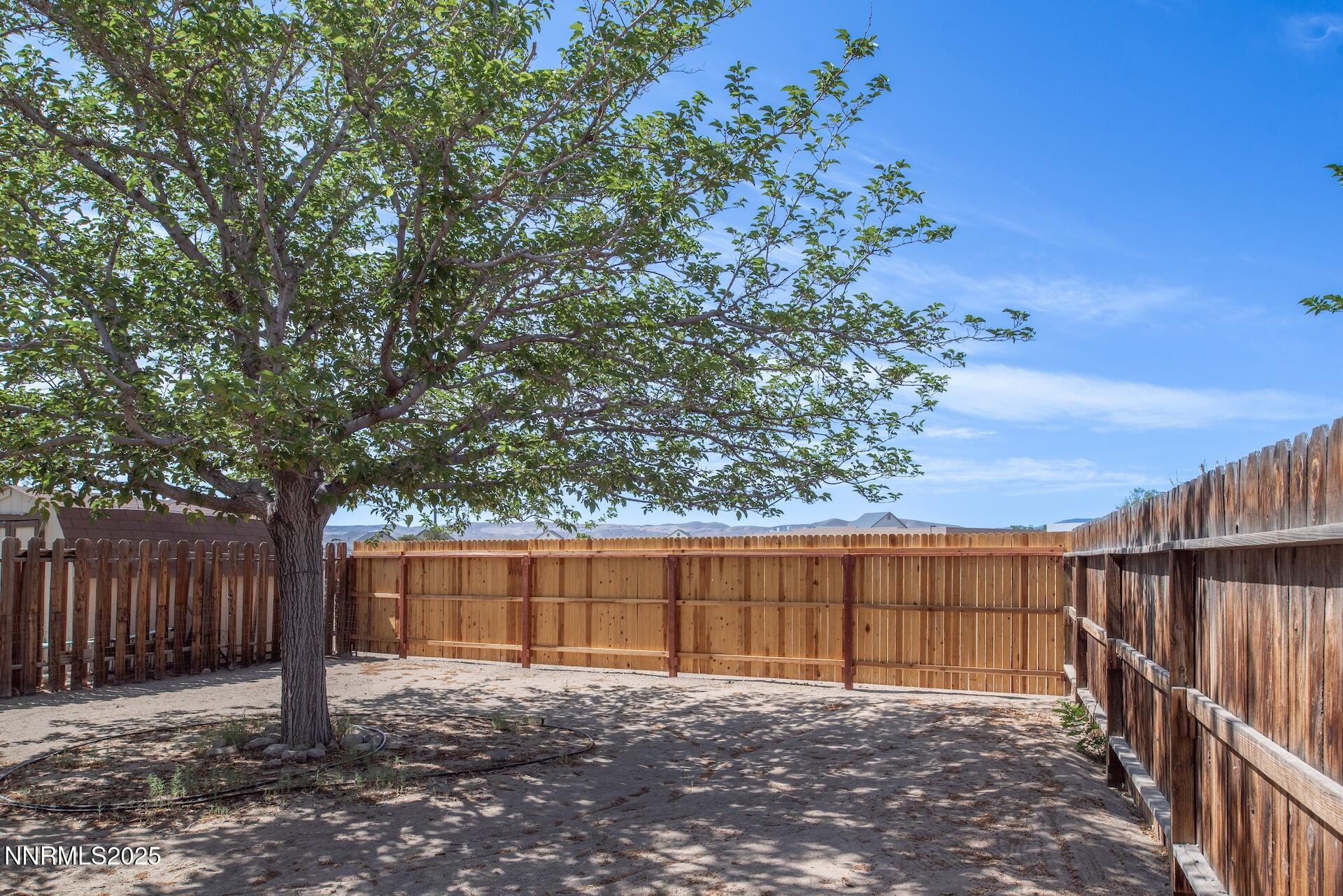 1241 W Newlands Drive Property Photo 18