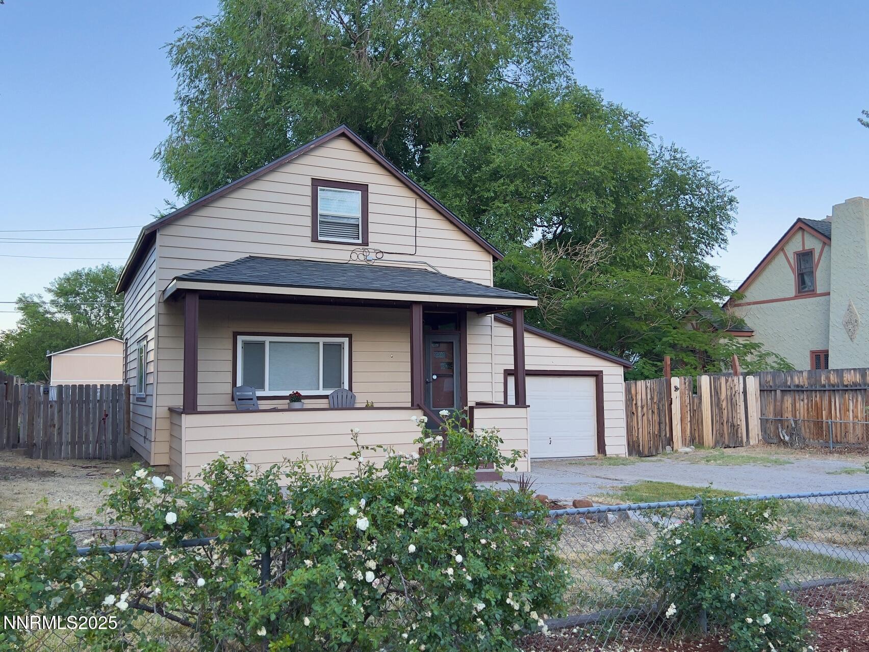 223 S Harbin Avenue Property Photo 1