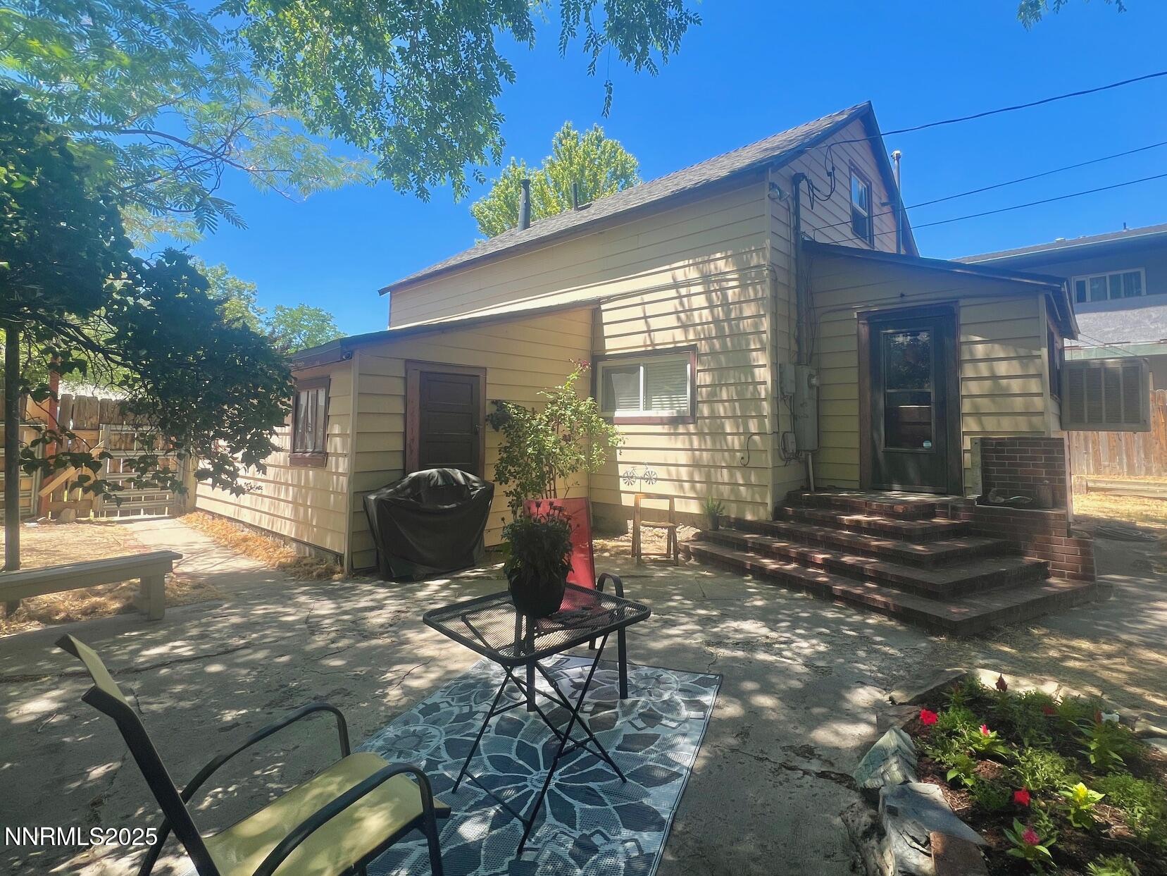 223 S Harbin Avenue Property Photo 14