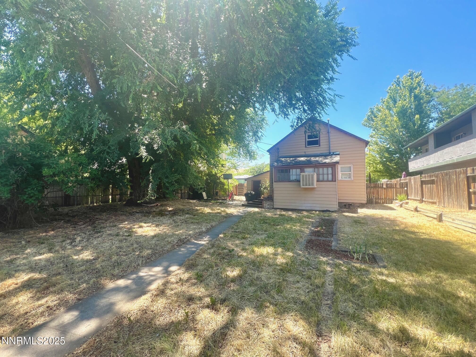 223 S Harbin Avenue Property Photo 17
