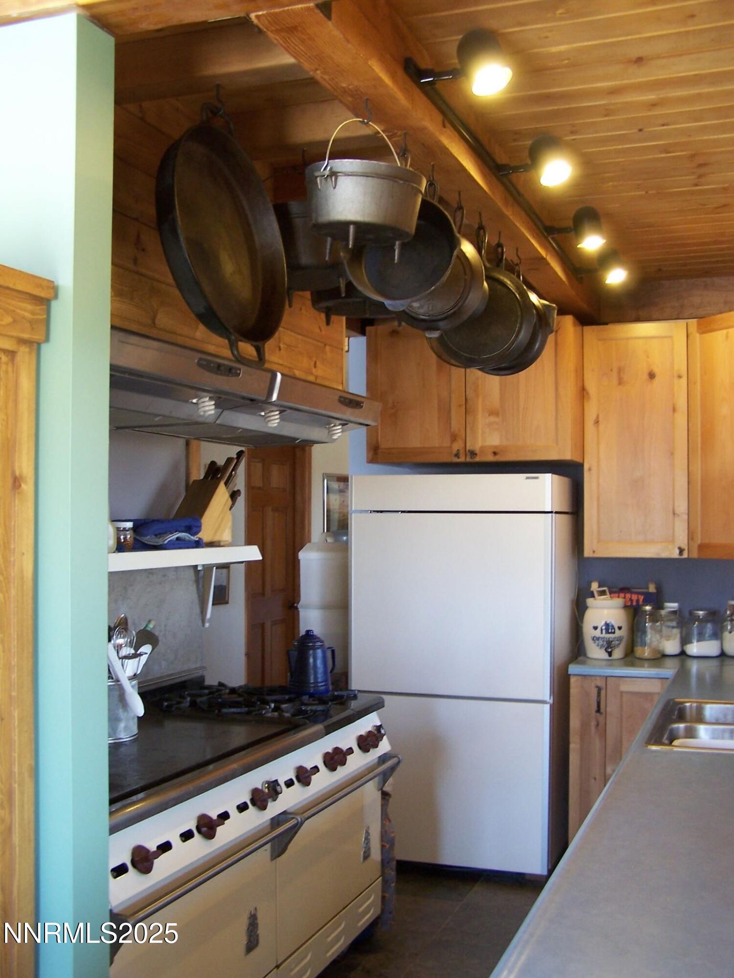 3350 Ike's Canyon Road Property Photo 20