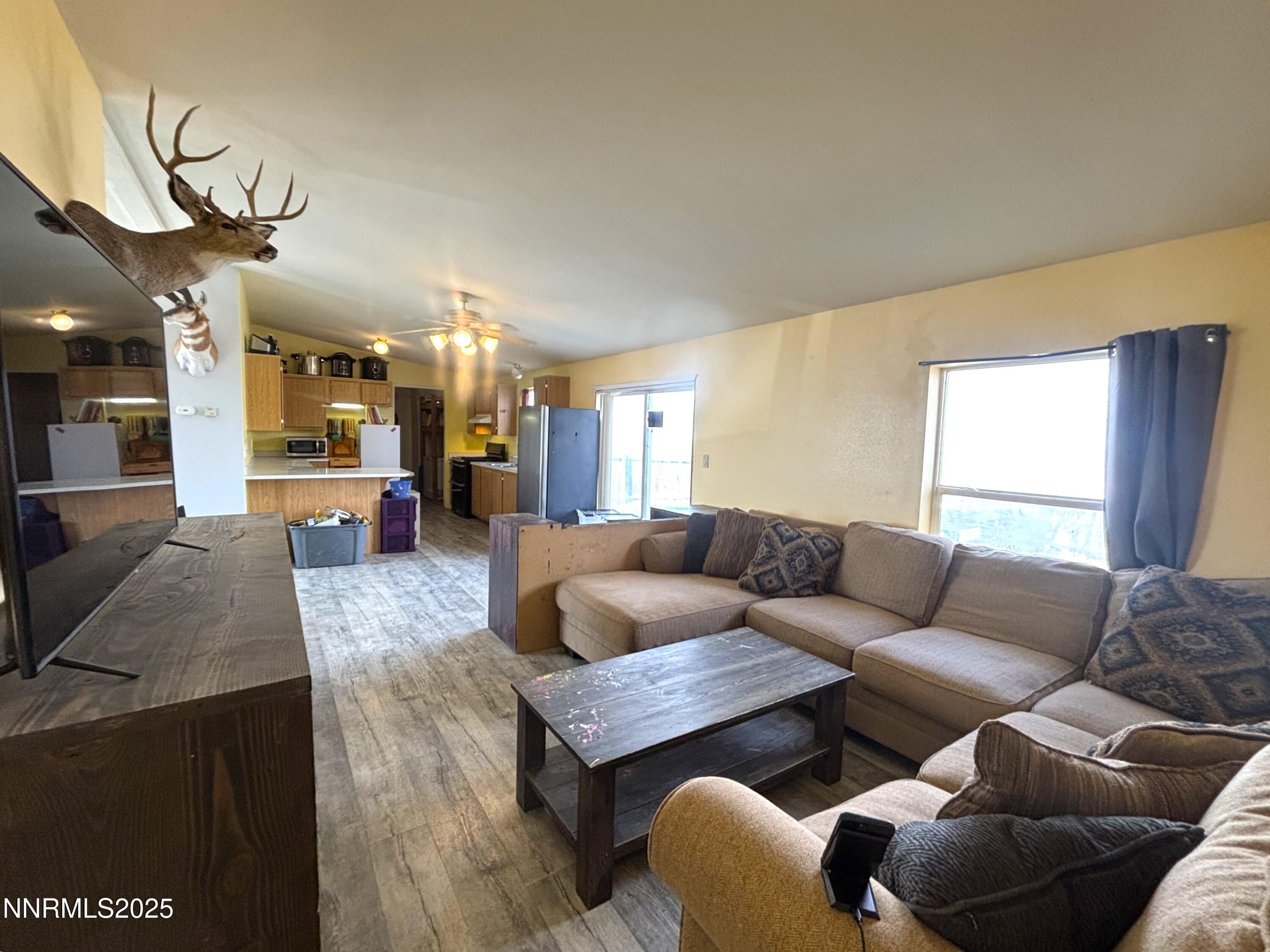2020 E Horseshoe Road Property Photo 9