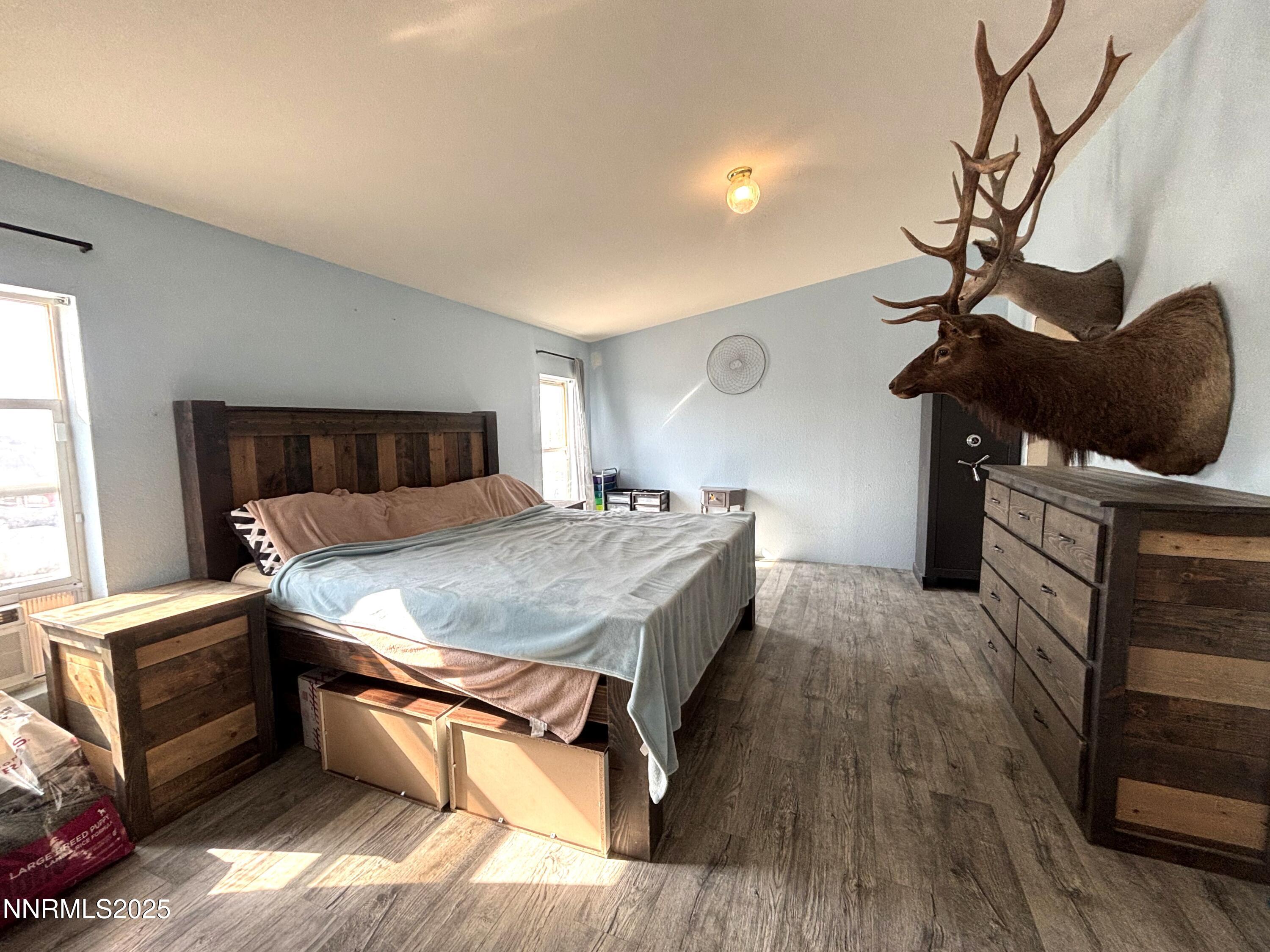 2020 E Horseshoe Road Property Photo 14