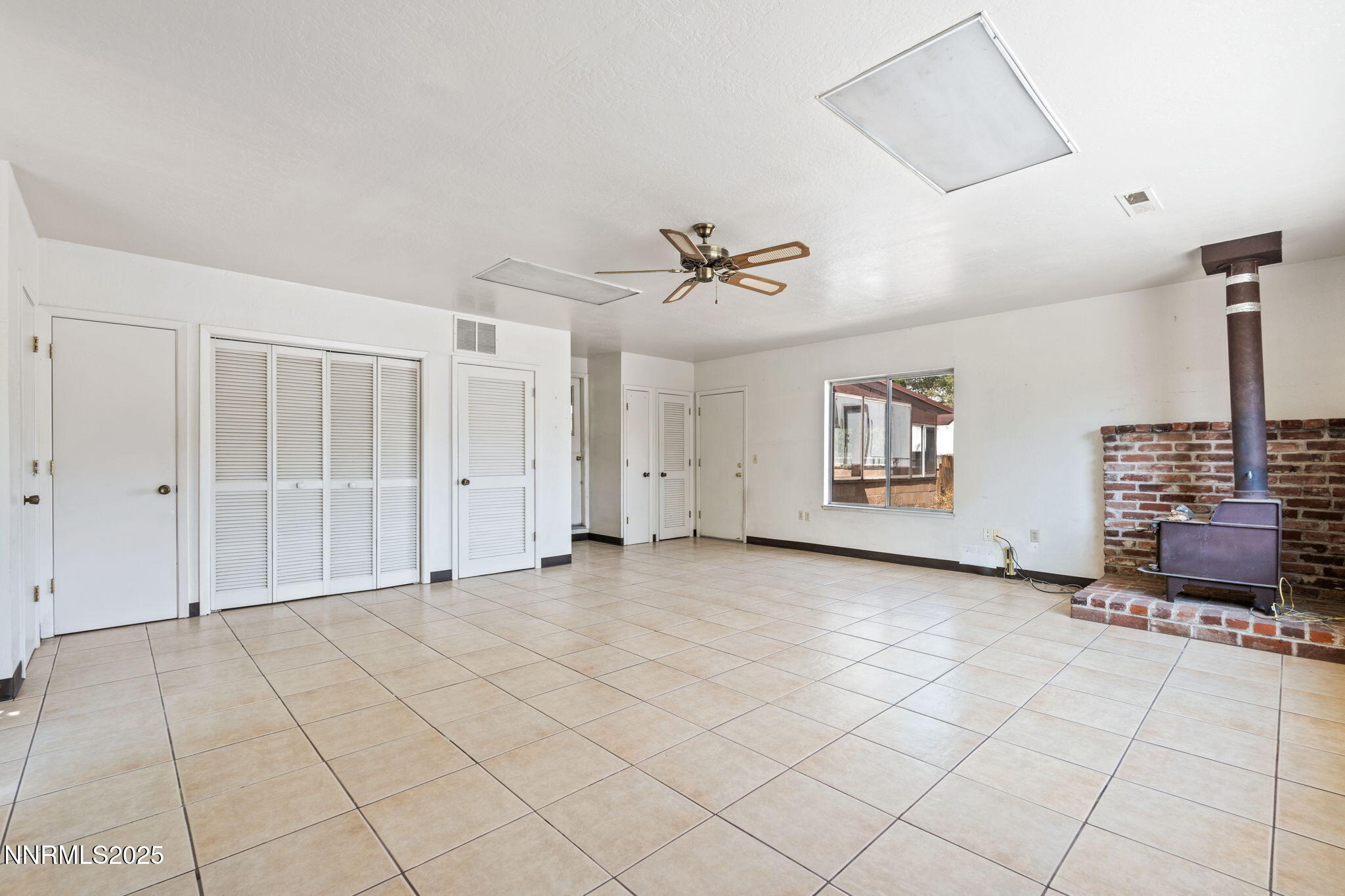 2000 E Clearview Drive Property Photo 6