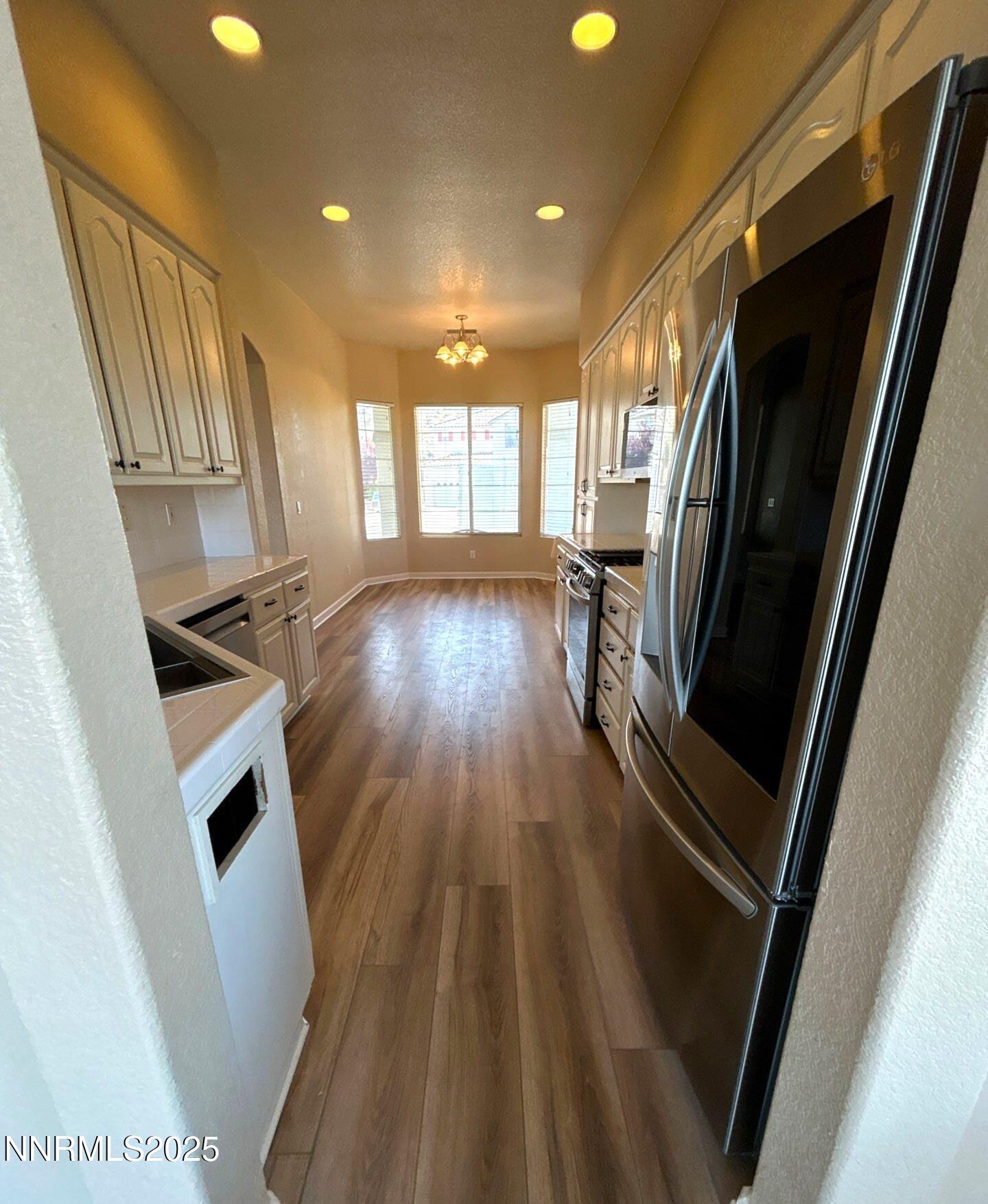 1484 Cloud Peak Drive Property Photo 7