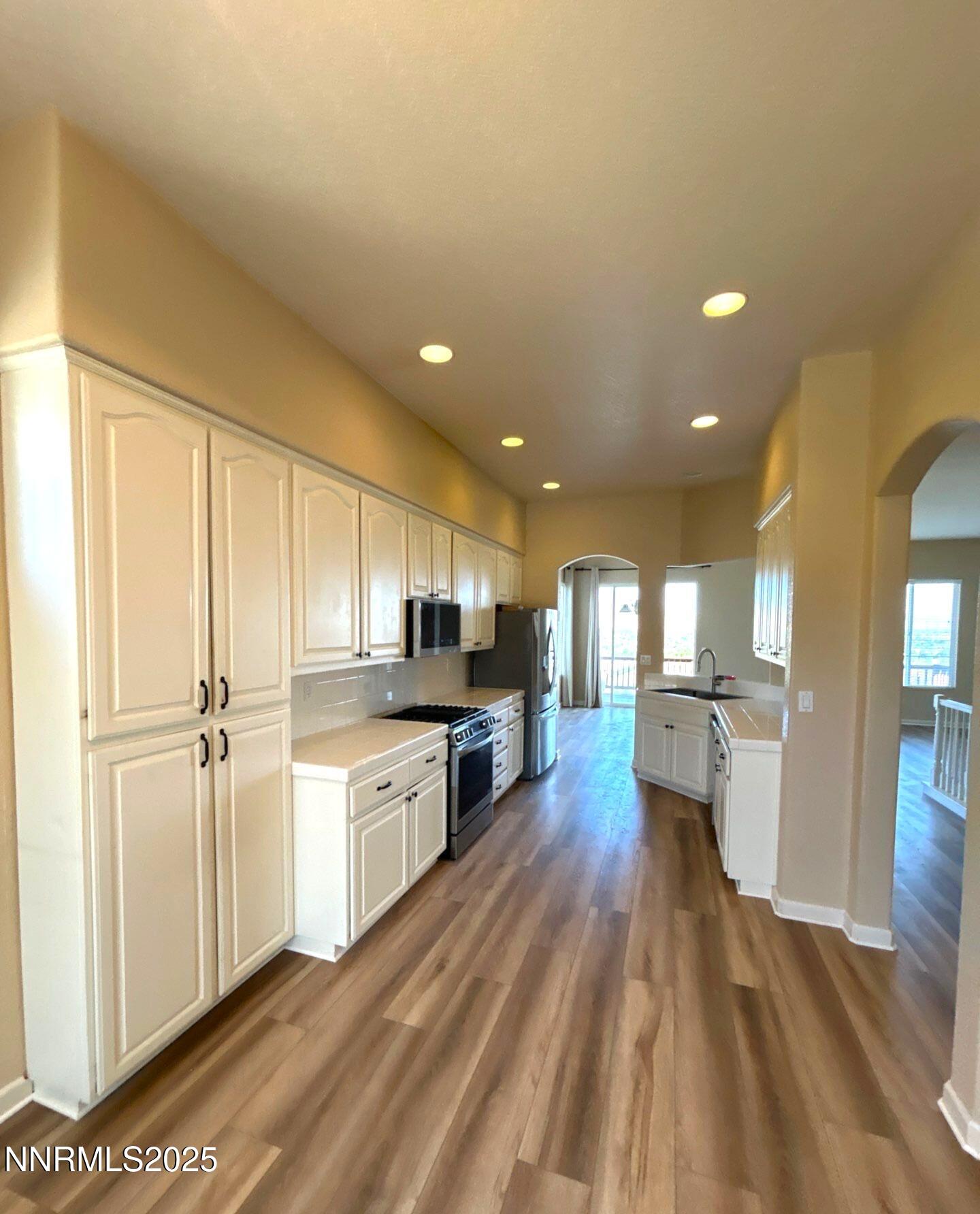 1484 Cloud Peak Drive Property Photo 8