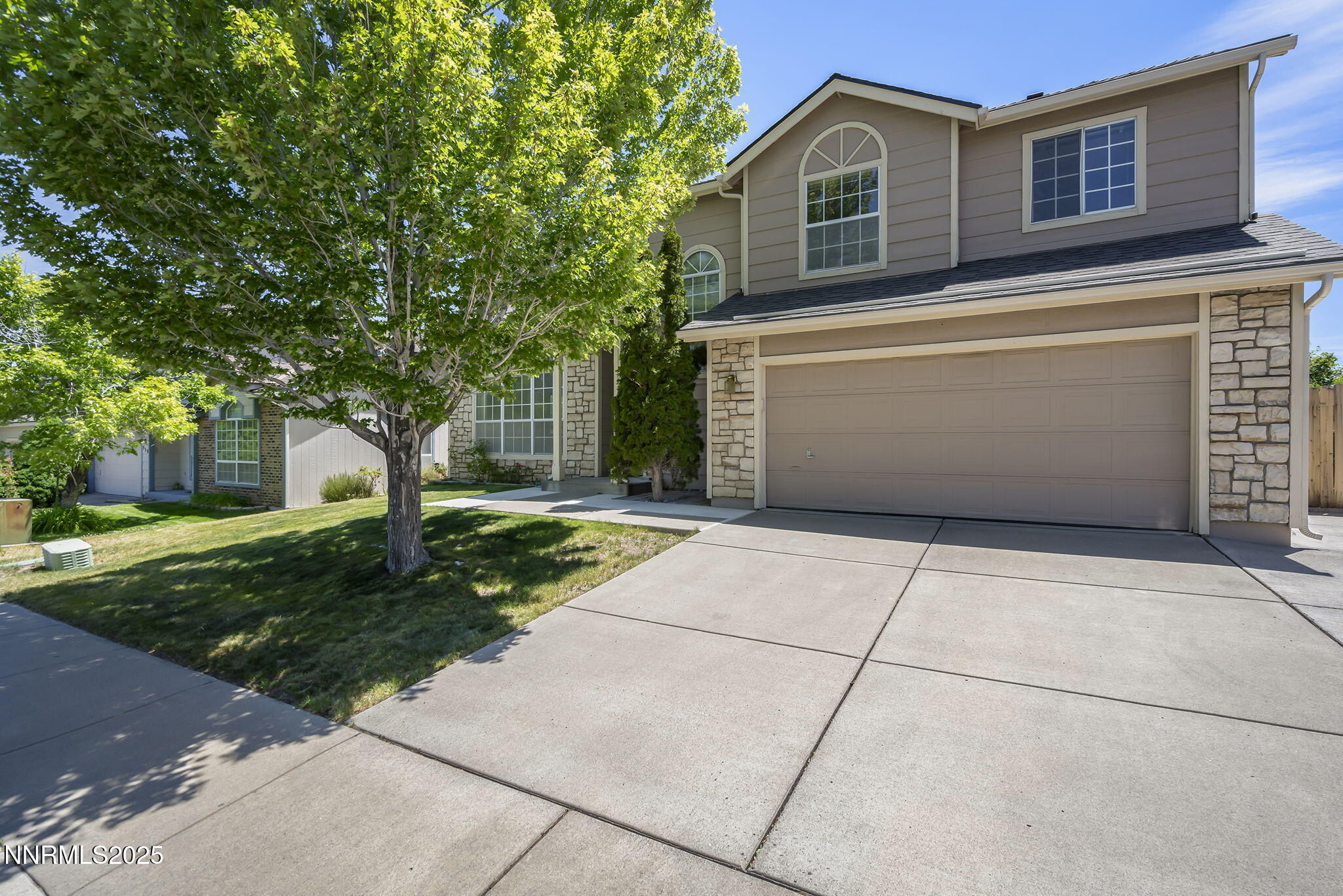 940 Skyway Drive Property Photo 1