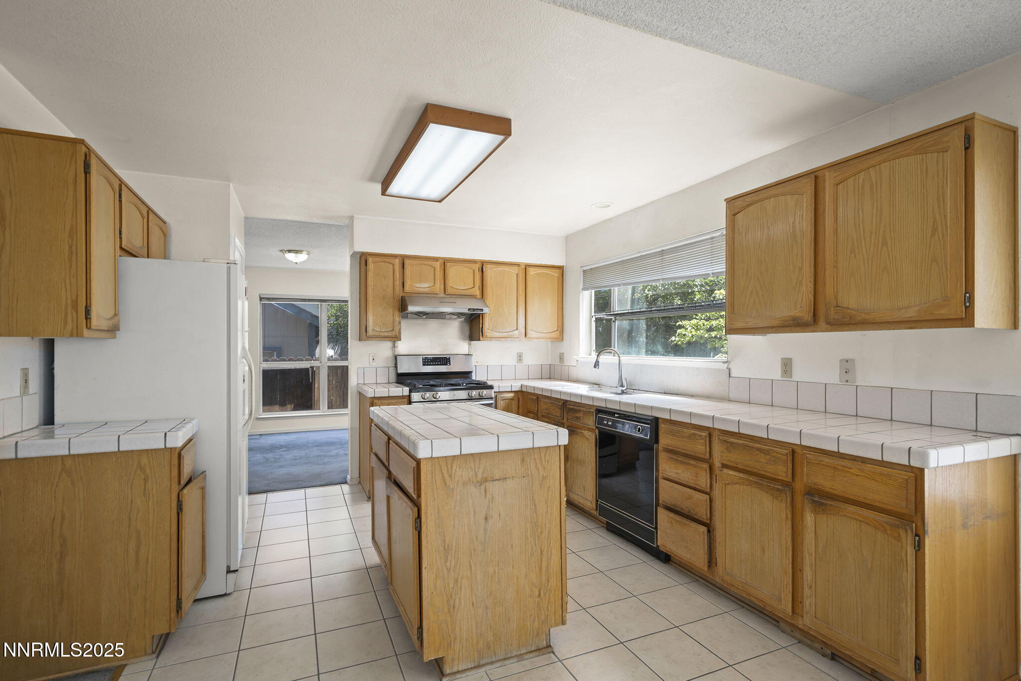 940 Skyway Drive Property Photo 12