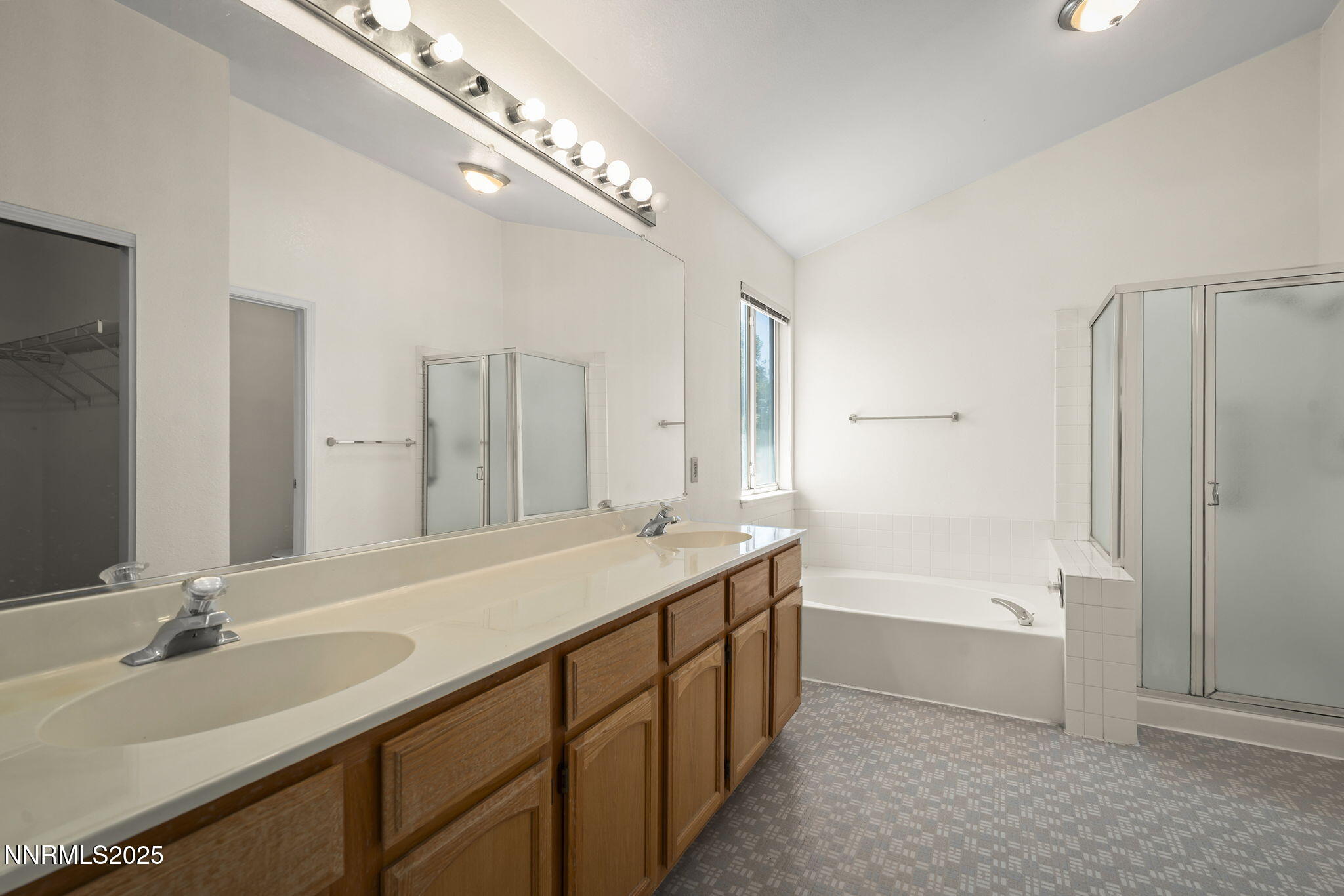 940 Skyway Drive Property Photo 15