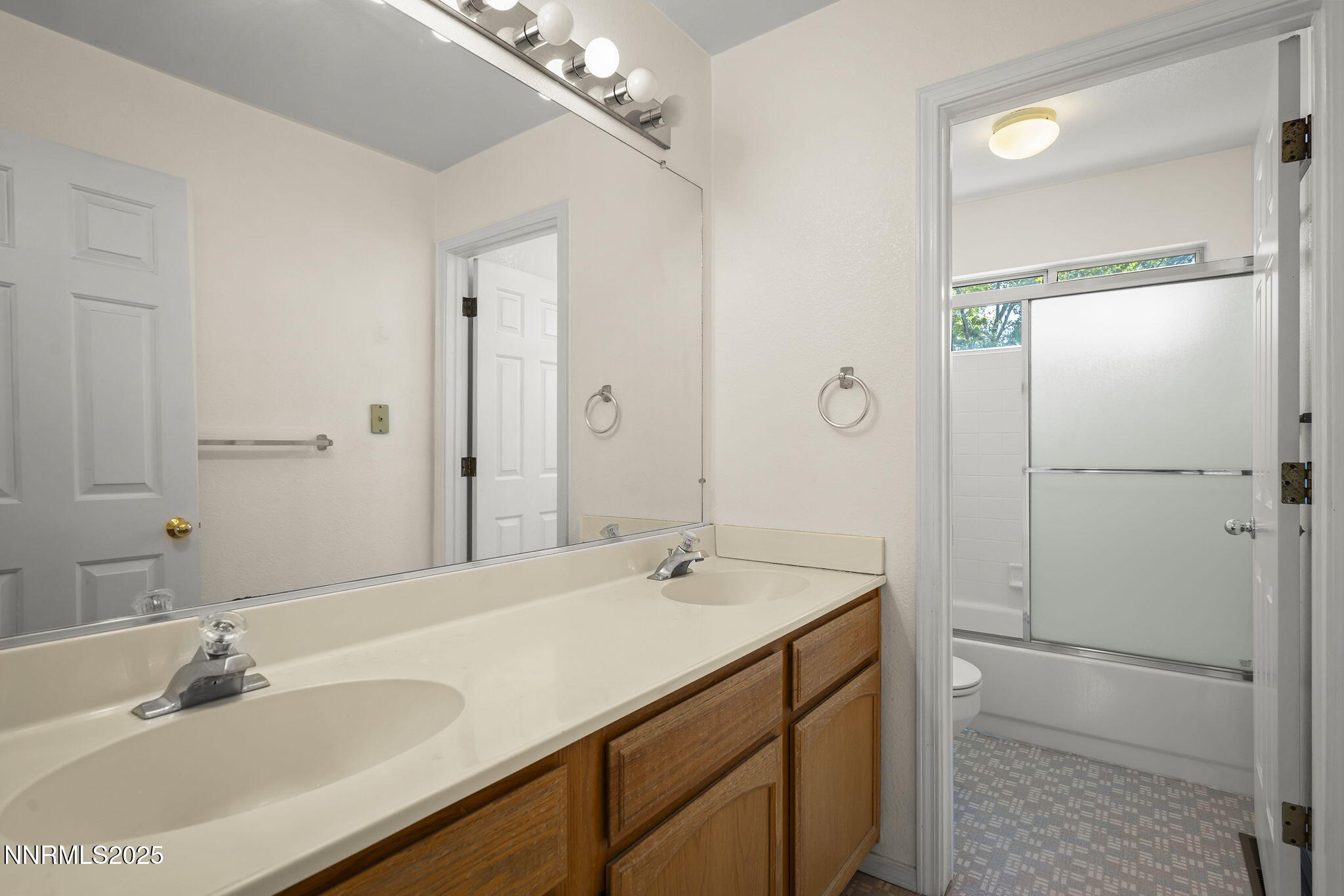 940 Skyway Drive Property Photo 19