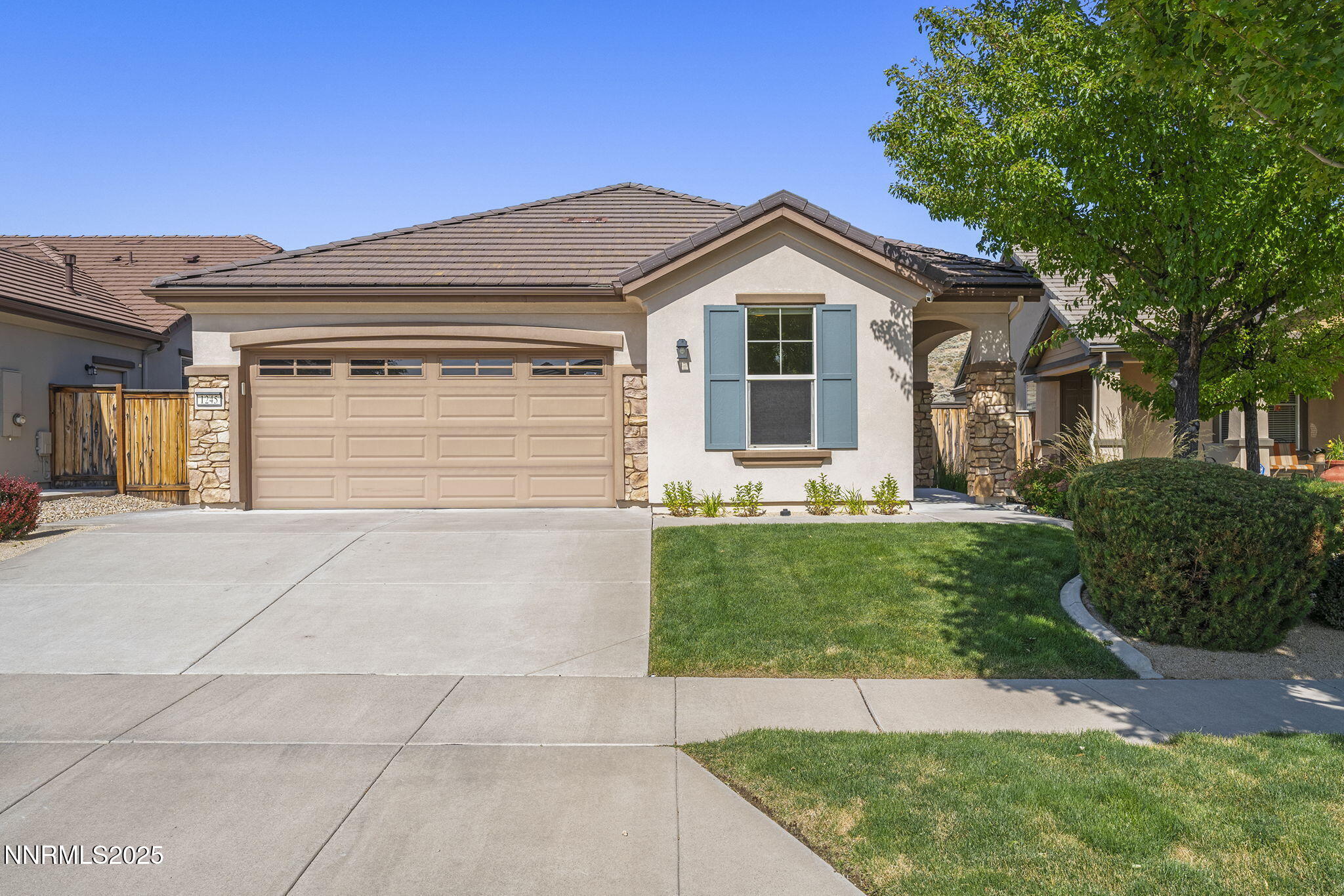 1245 W Del Webb Parkway Property Photo 1