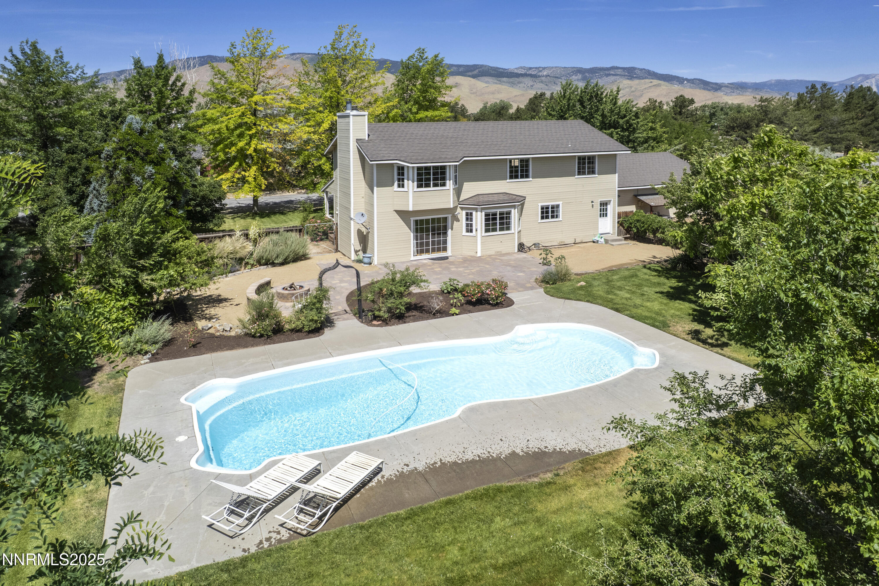 4221 Hillview Drive Property Photo 1