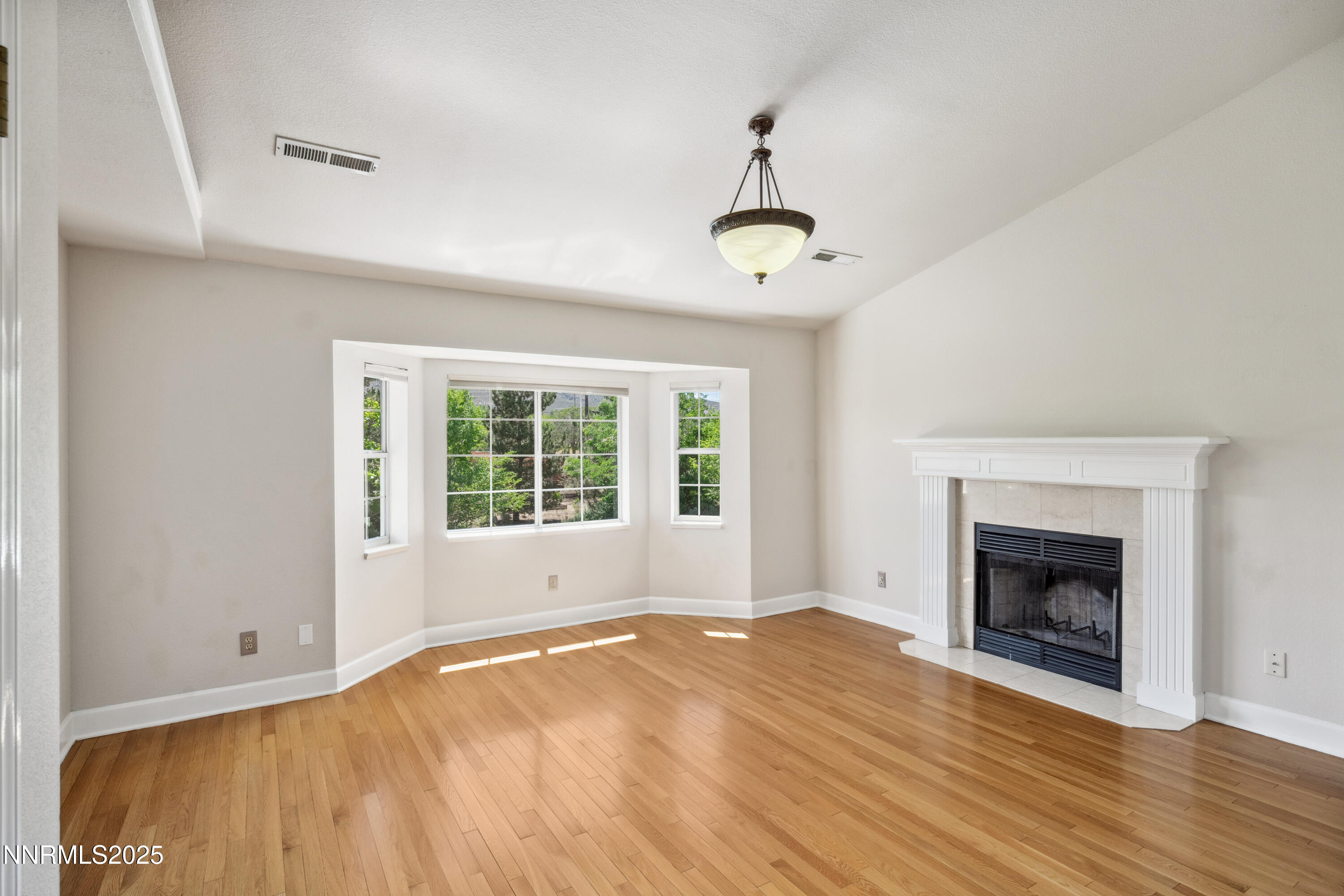 4221 Hillview Drive Property Photo 14