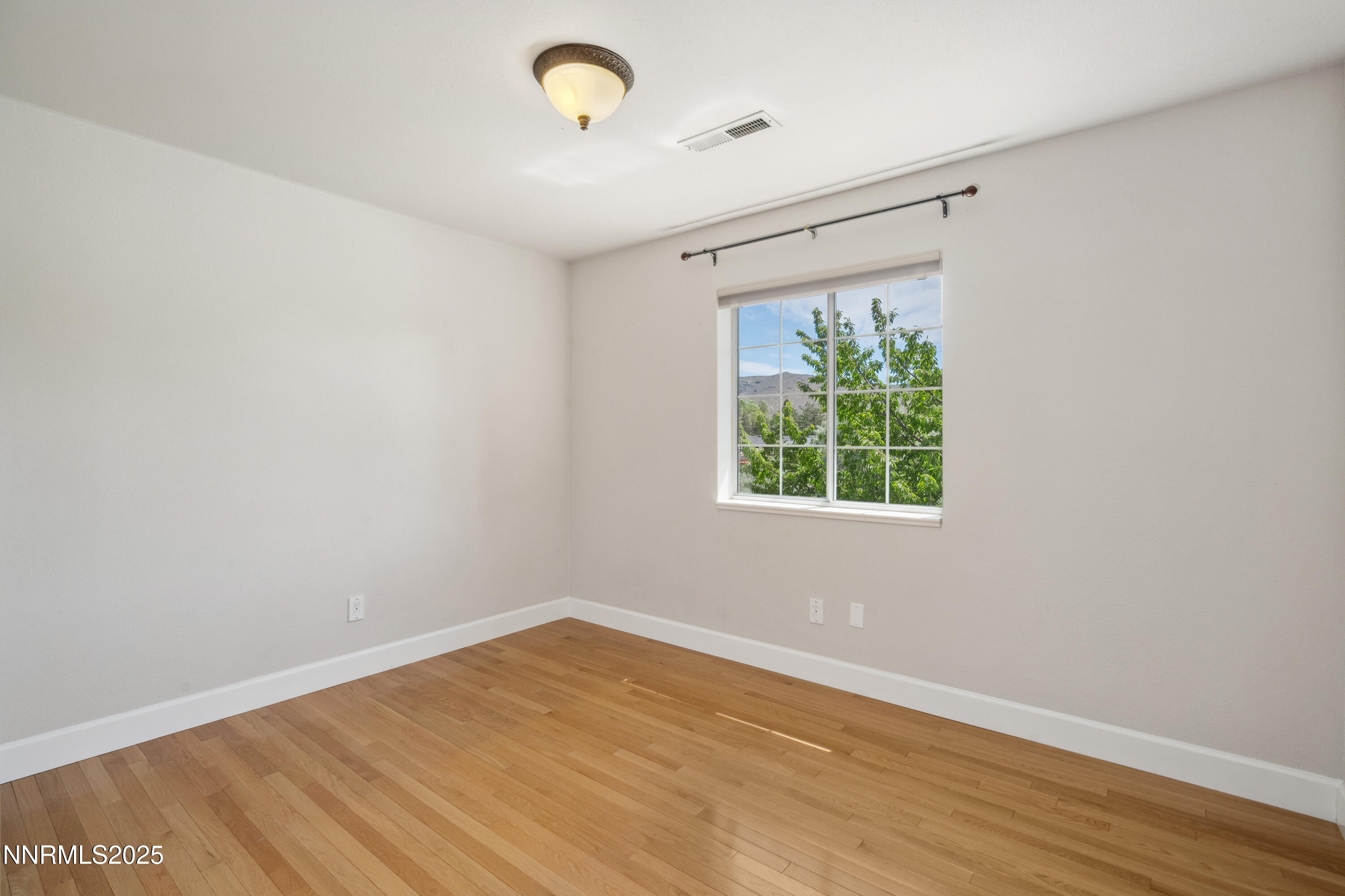 4221 Hillview Drive Property Photo 19