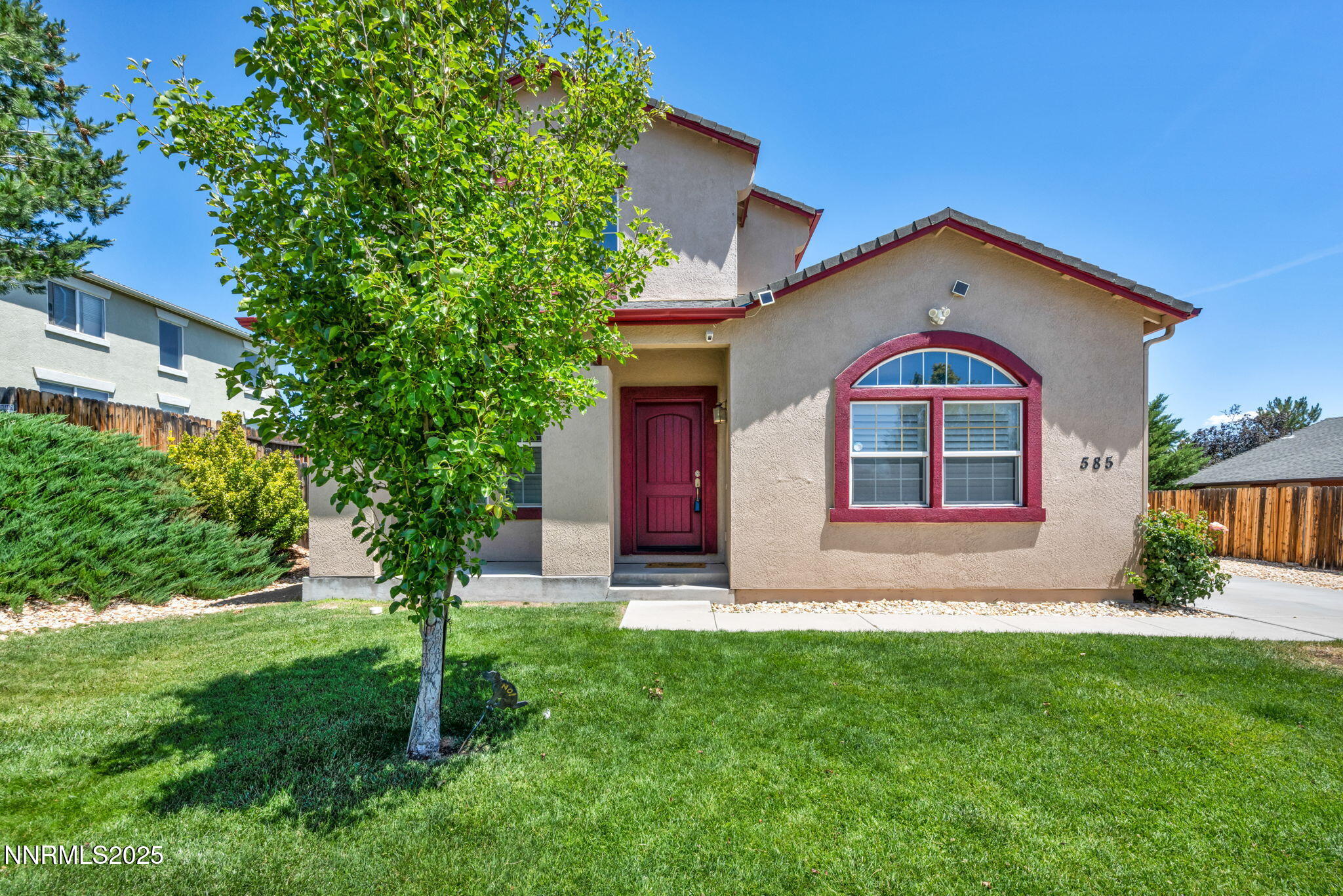 585 Sonora Pass Court Property Photo 2