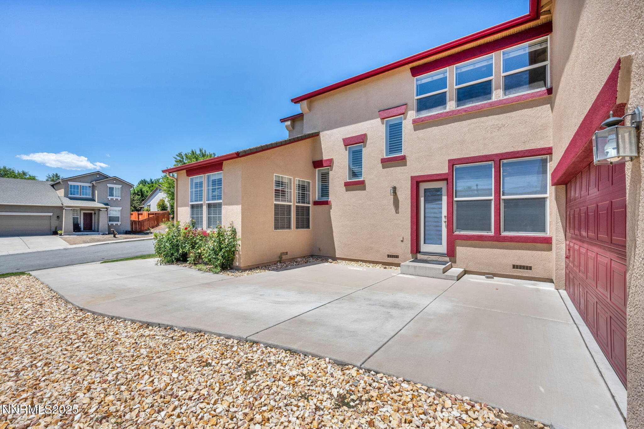 585 Sonora Pass Court Property Photo 4