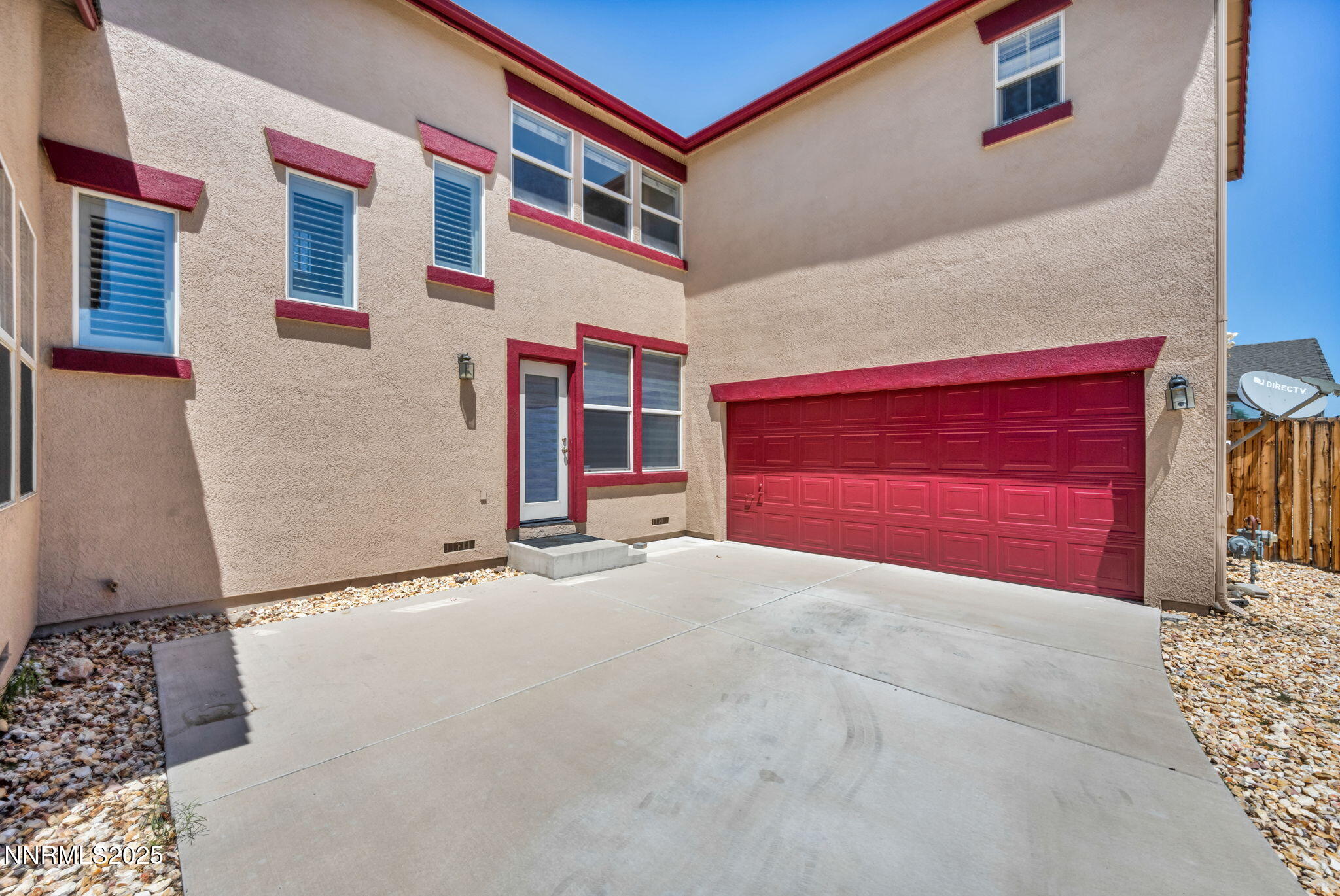 585 Sonora Pass Court Property Photo 5