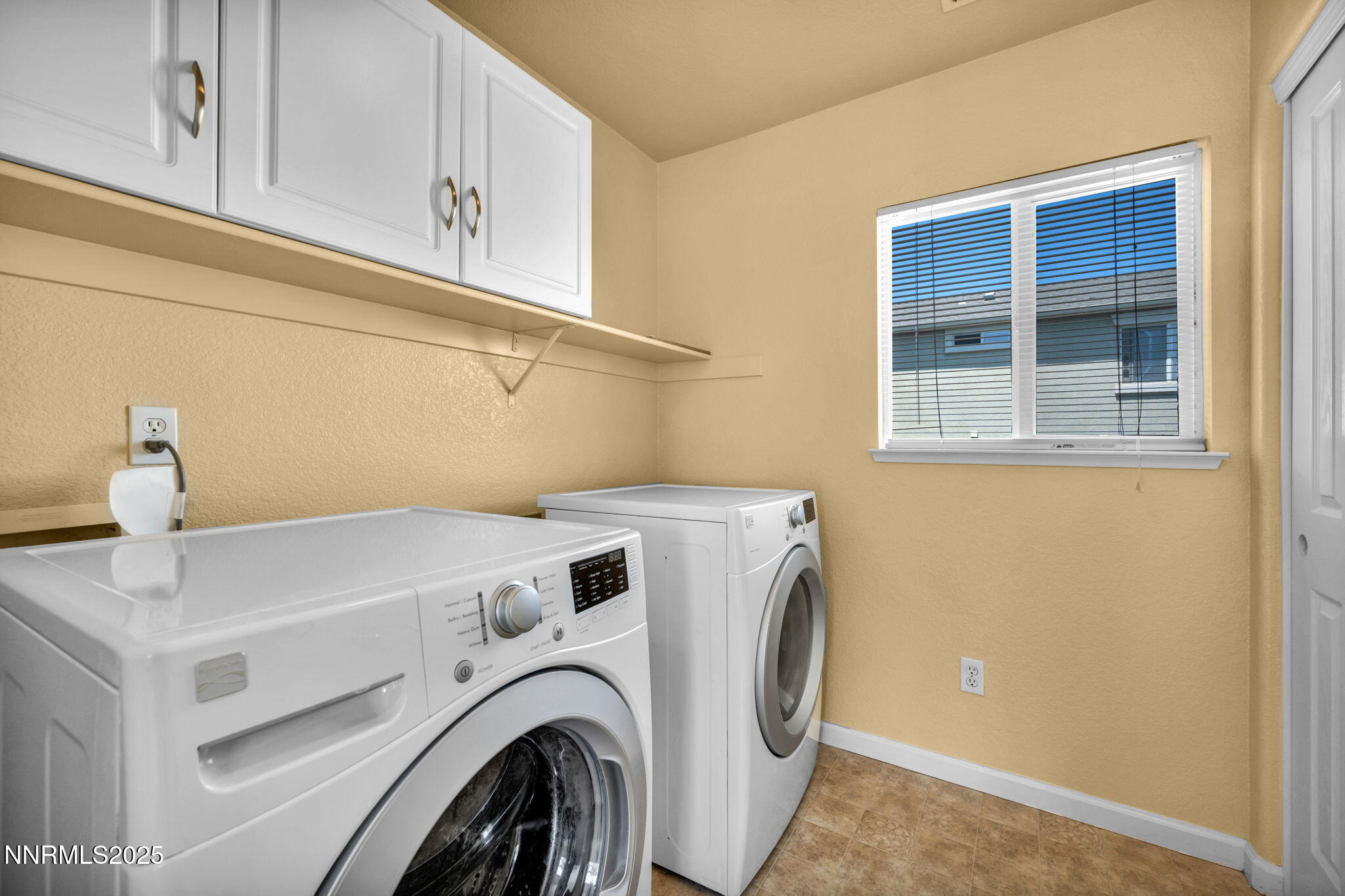 585 Sonora Pass Court Property Photo 24