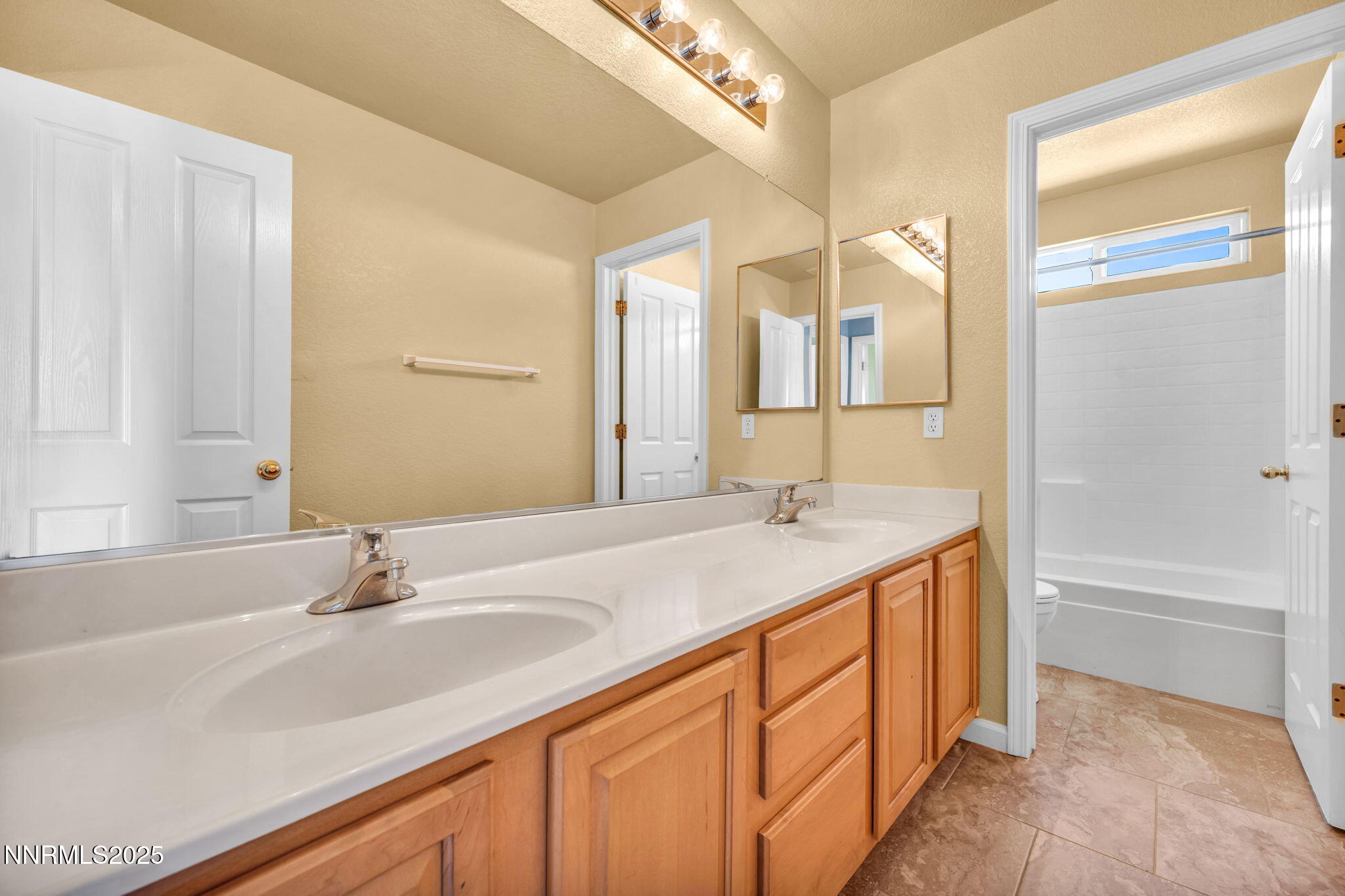 585 Sonora Pass Court Property Photo 38