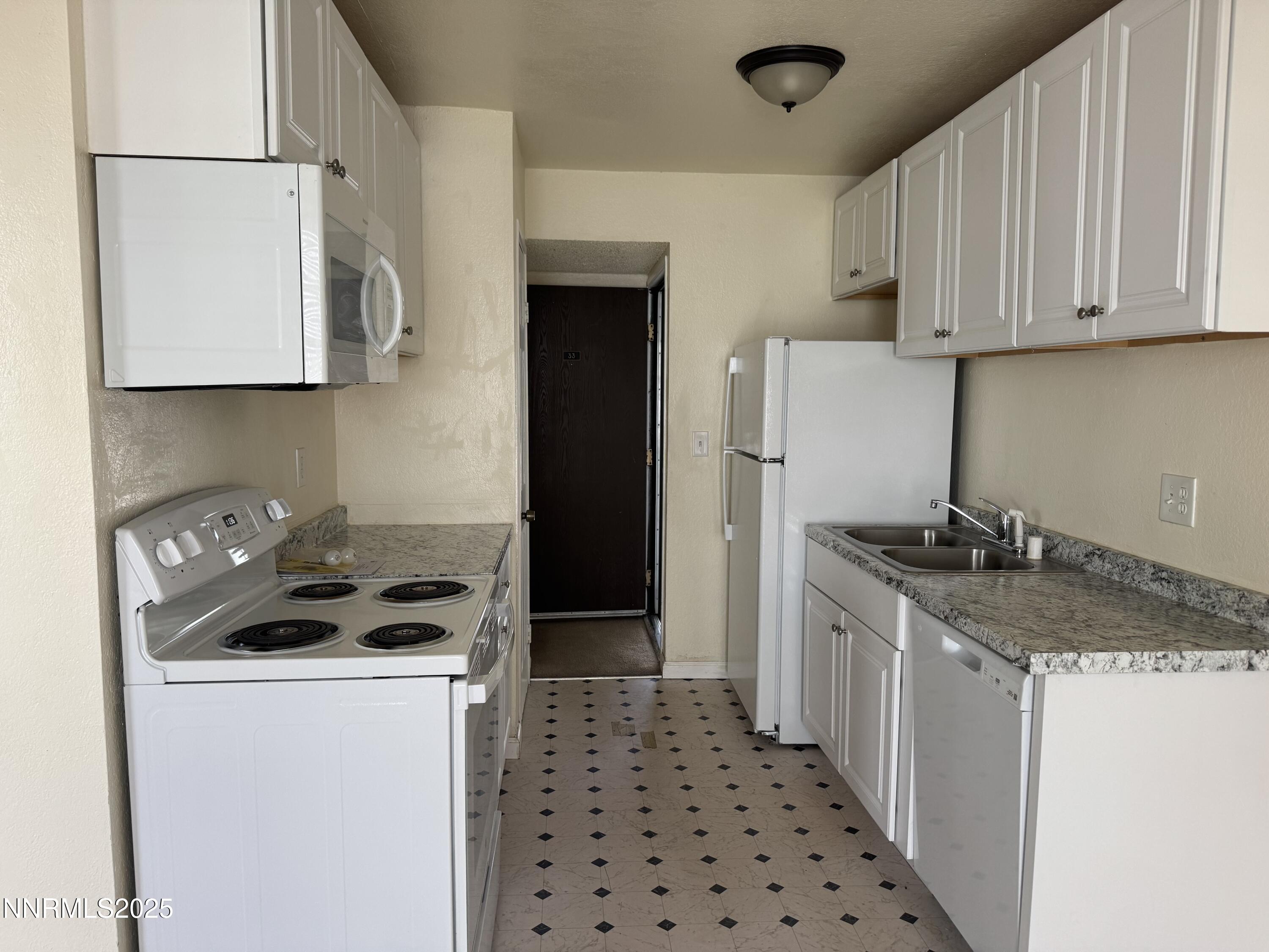4600 Neil Road Property Photo 4