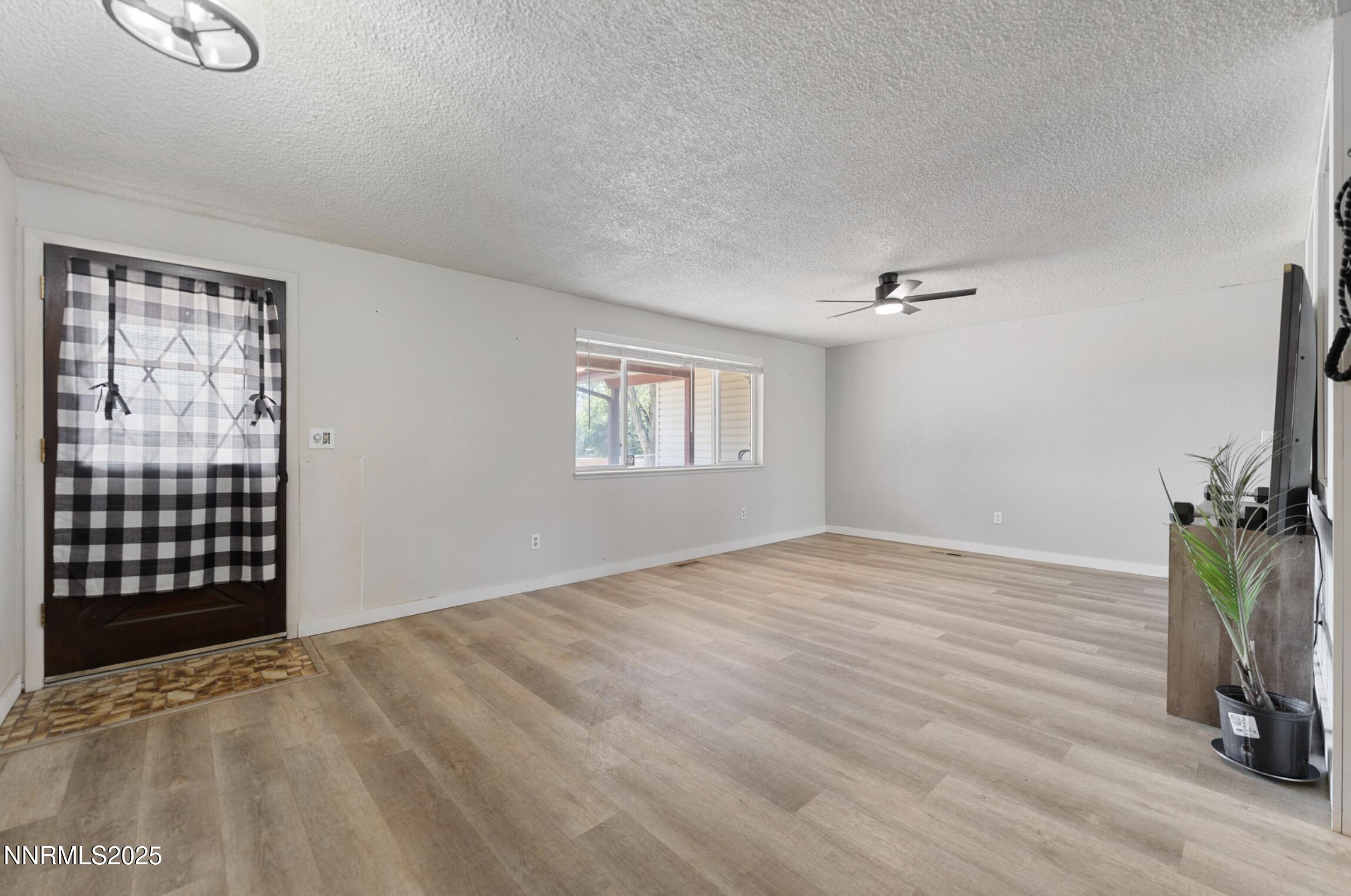 4247 Northview Drive Property Photo 1