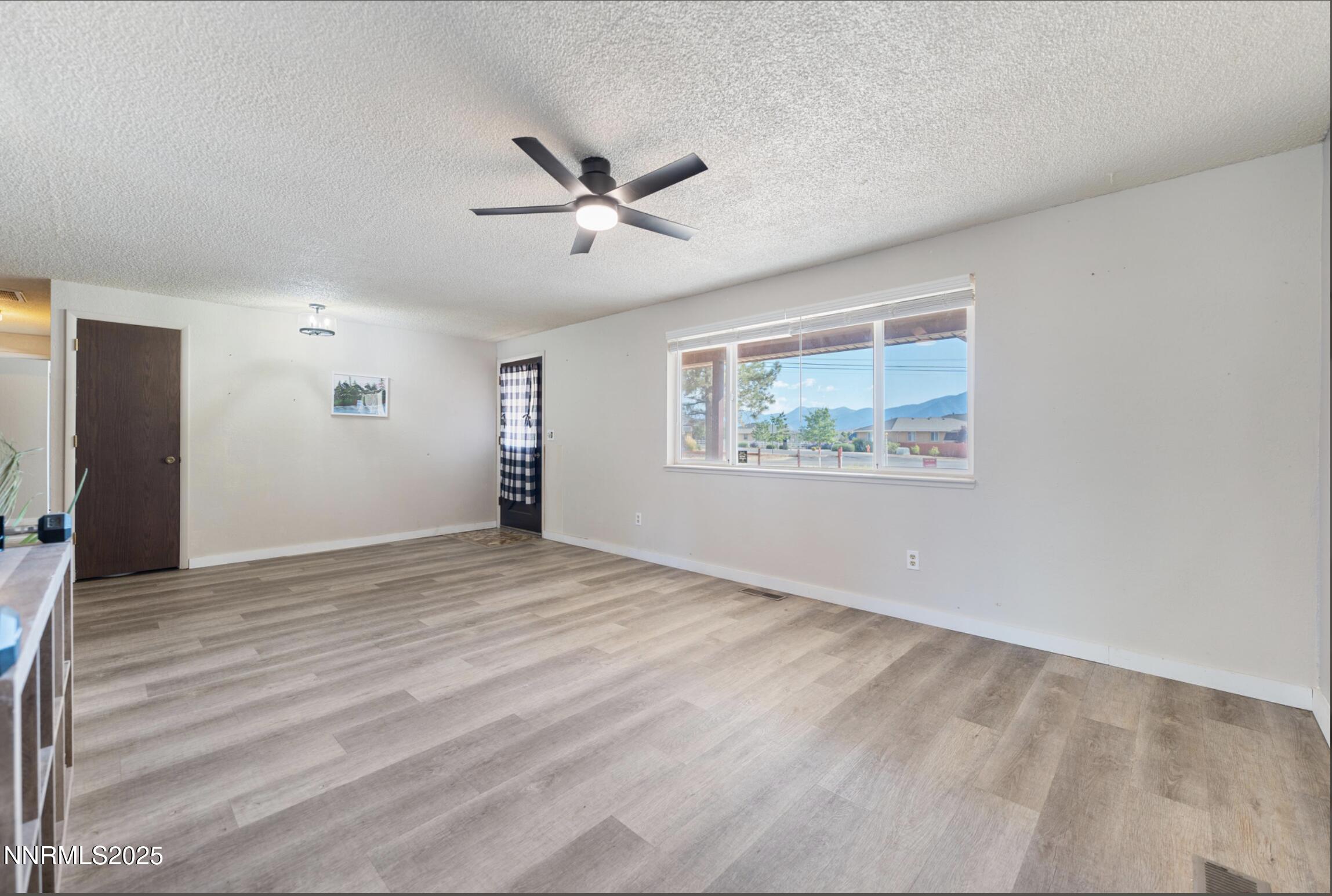 4247 Northview Drive Property Photo 2