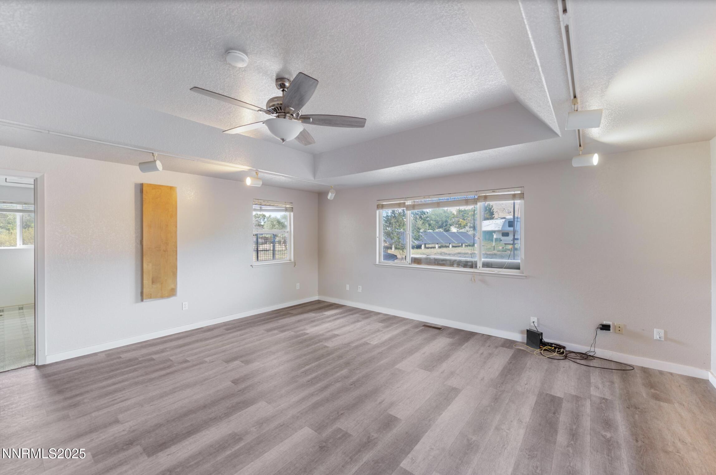 4247 Northview Drive Property Photo 4