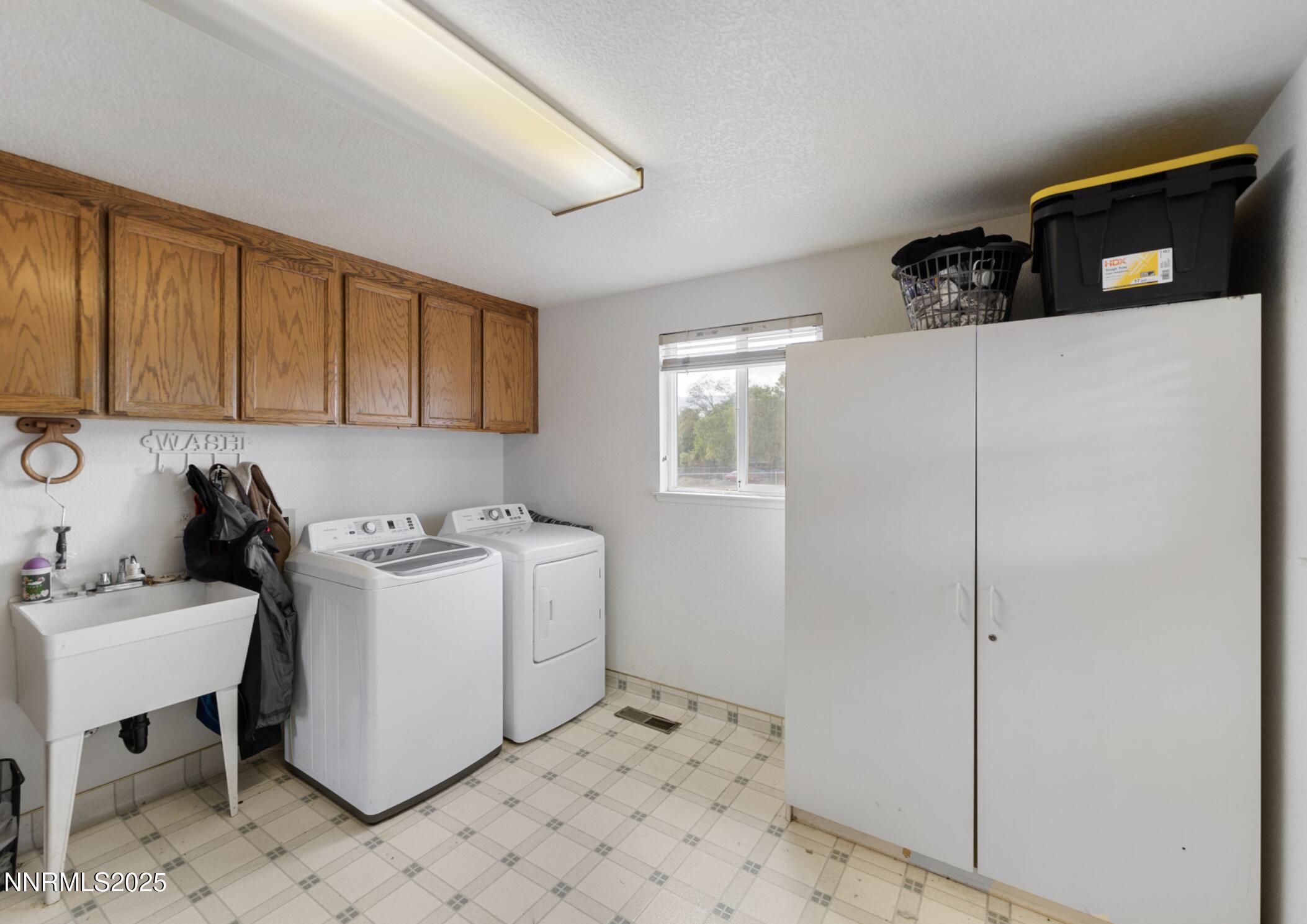4247 Northview Drive Property Photo 6