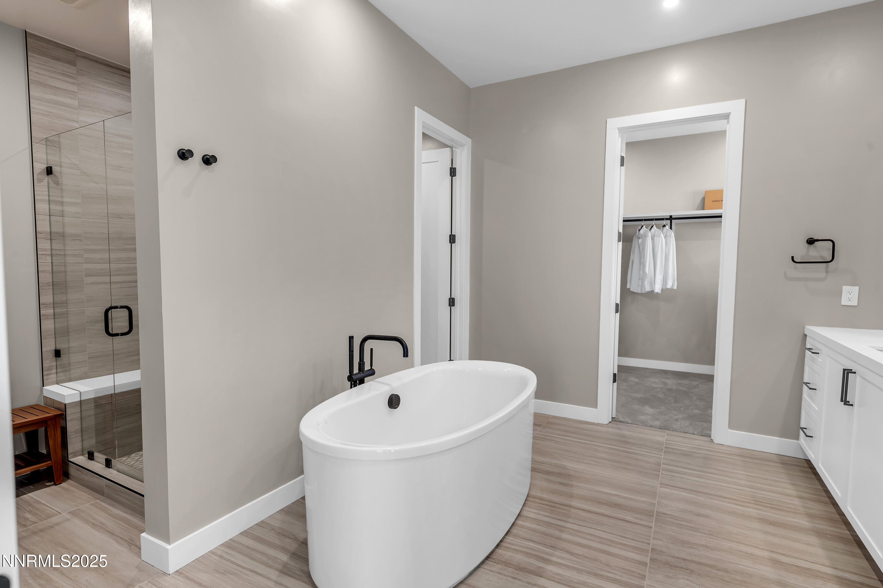 66 Caballada Street Property Photo 10
