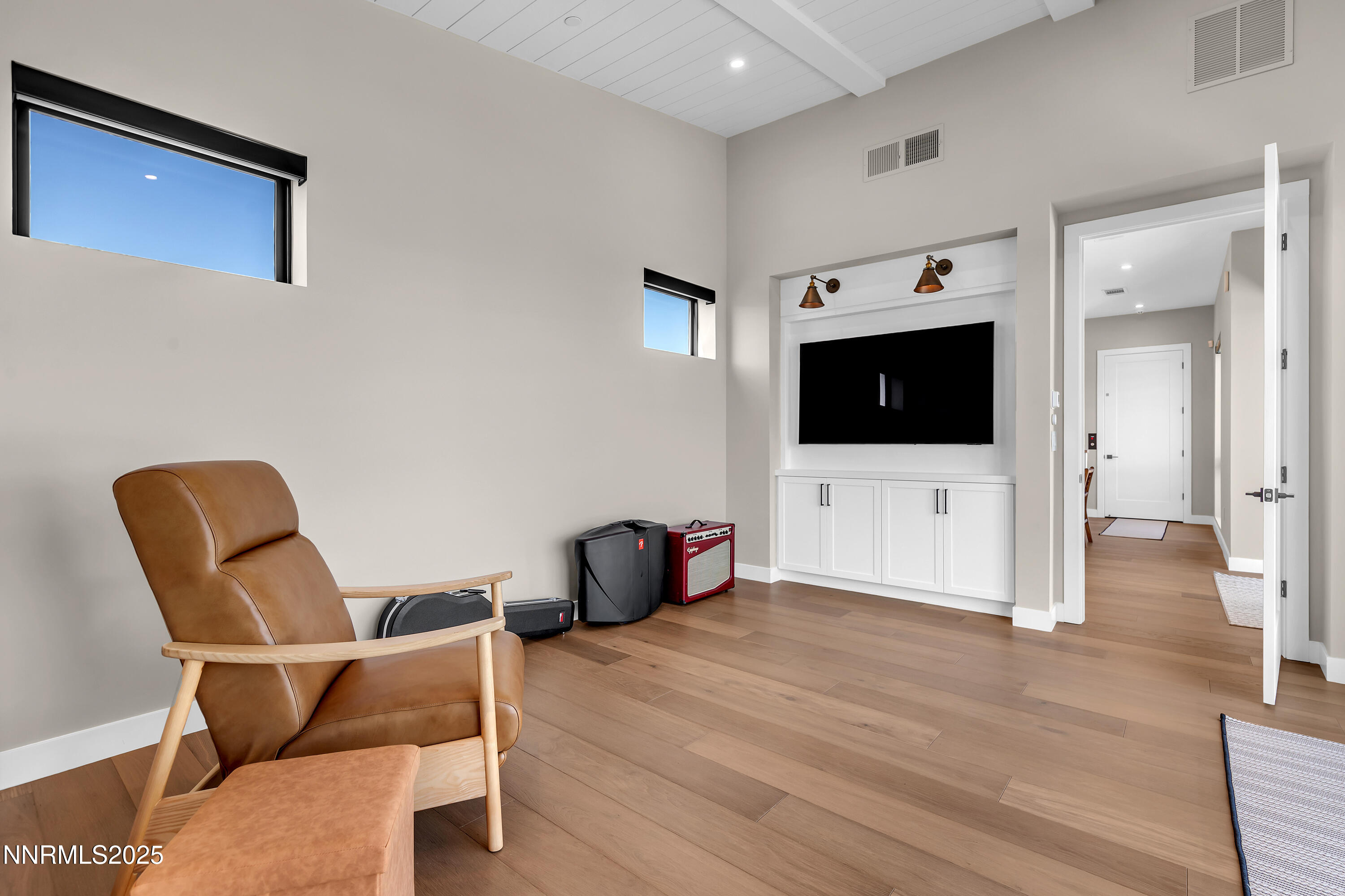 66 Caballada Street Property Photo 11