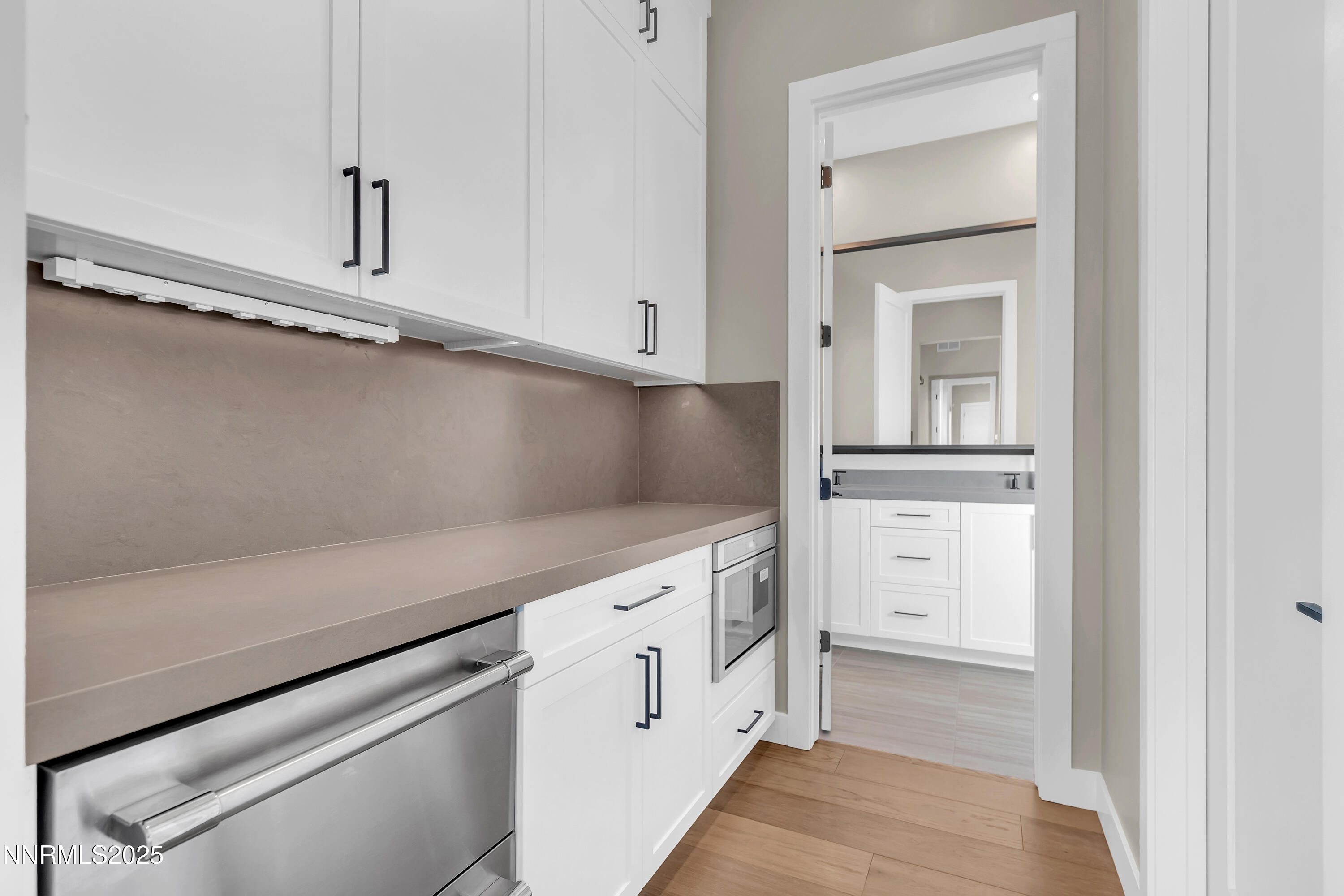 66 Caballada Street Property Photo 13