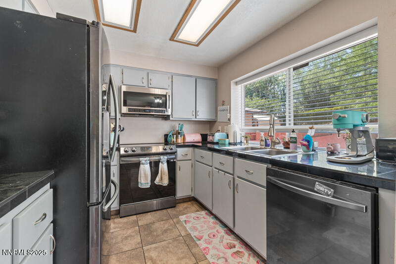 6715 Canoe Hill Drive Property Photo 7